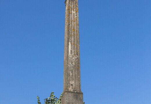 034-2.3-20230825-7799-la bresse croix Parvis de l eglise