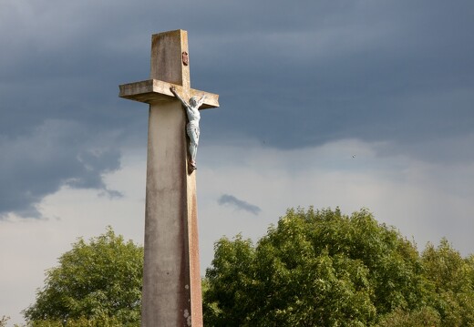 20090816-7335-Ste Genevieve Monument du Grand Couronne croix