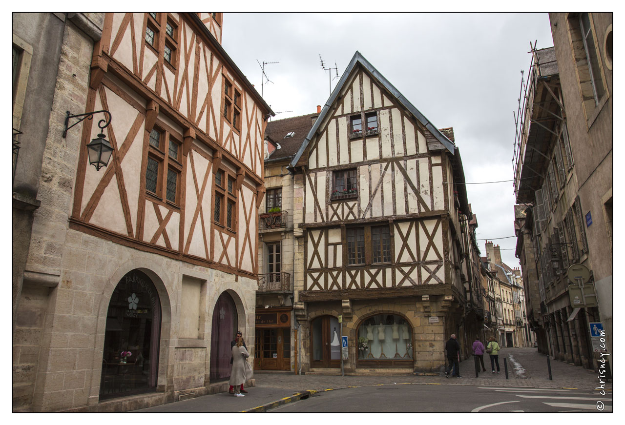 20130513-5835-Dijon_Place_des_Ducs_de_Bourgogne.jpg
