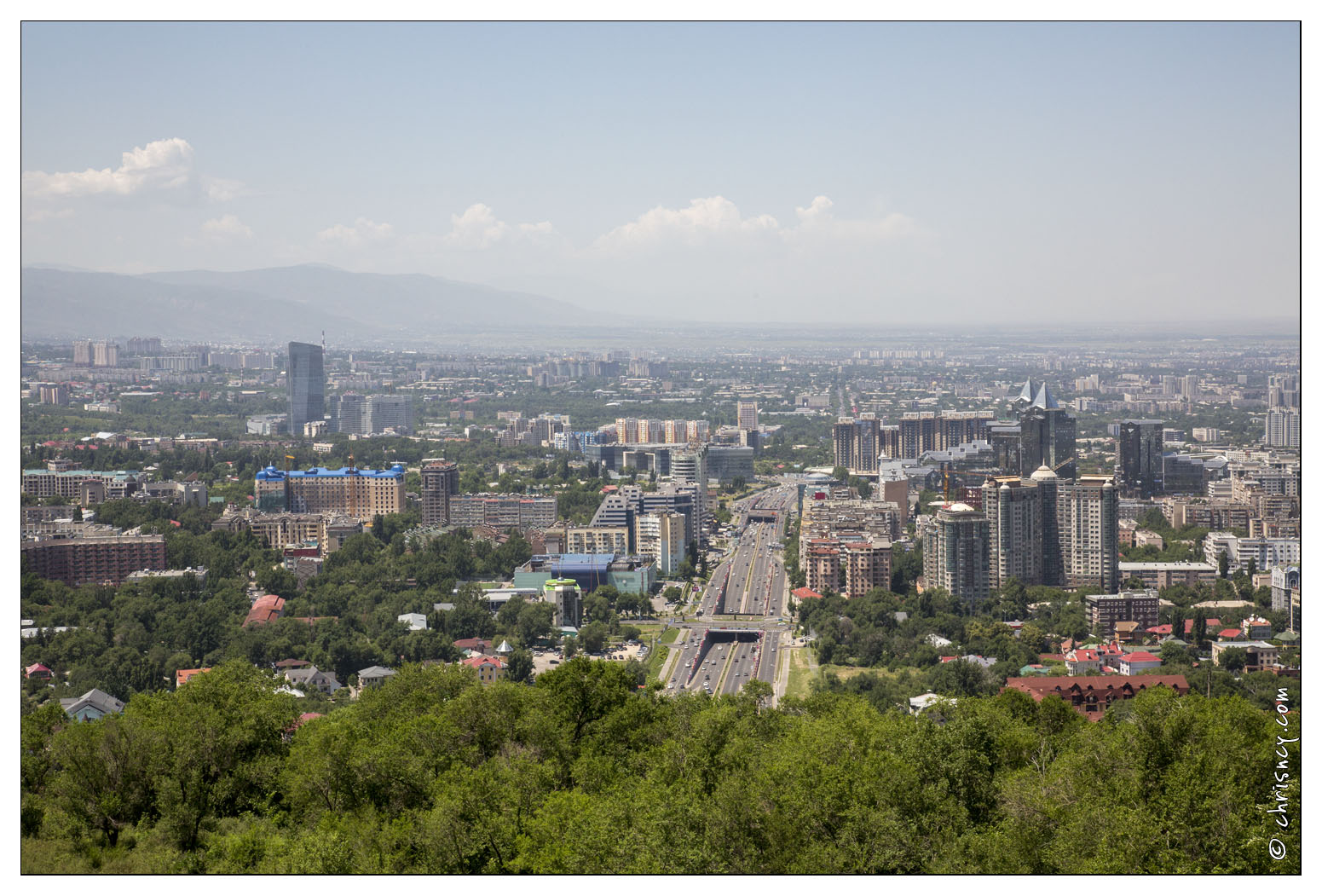 20140623-010_2156-Almaty_vu_de_Kok_Tobe.jpg