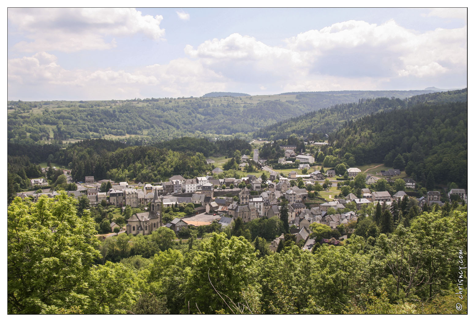 20070603-05_3900-Murol_depuis_le_Chateau_de_Murol_w.jpg