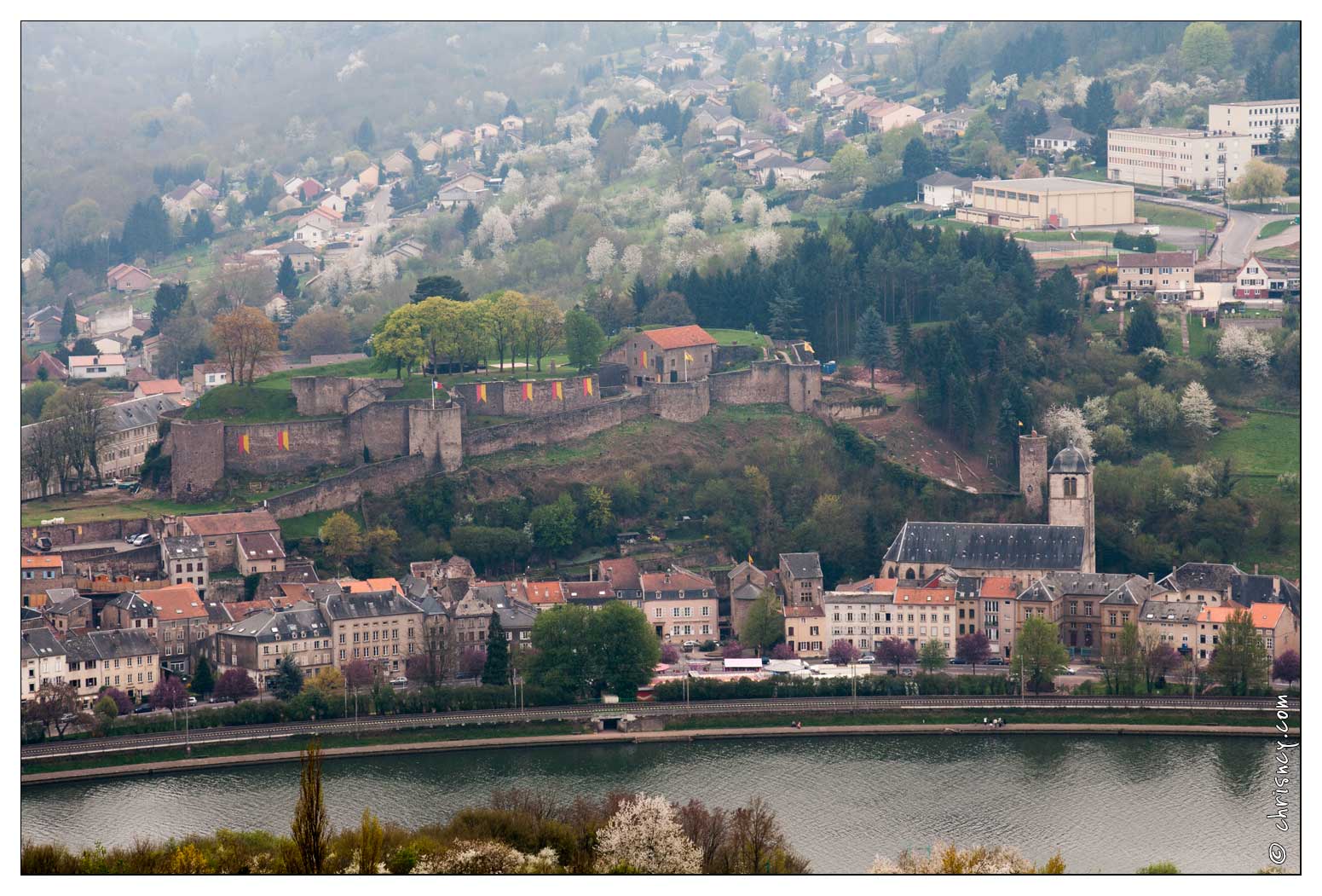 20090412-02_2585-Vue_sur_Sierck_les_Bains.jpg