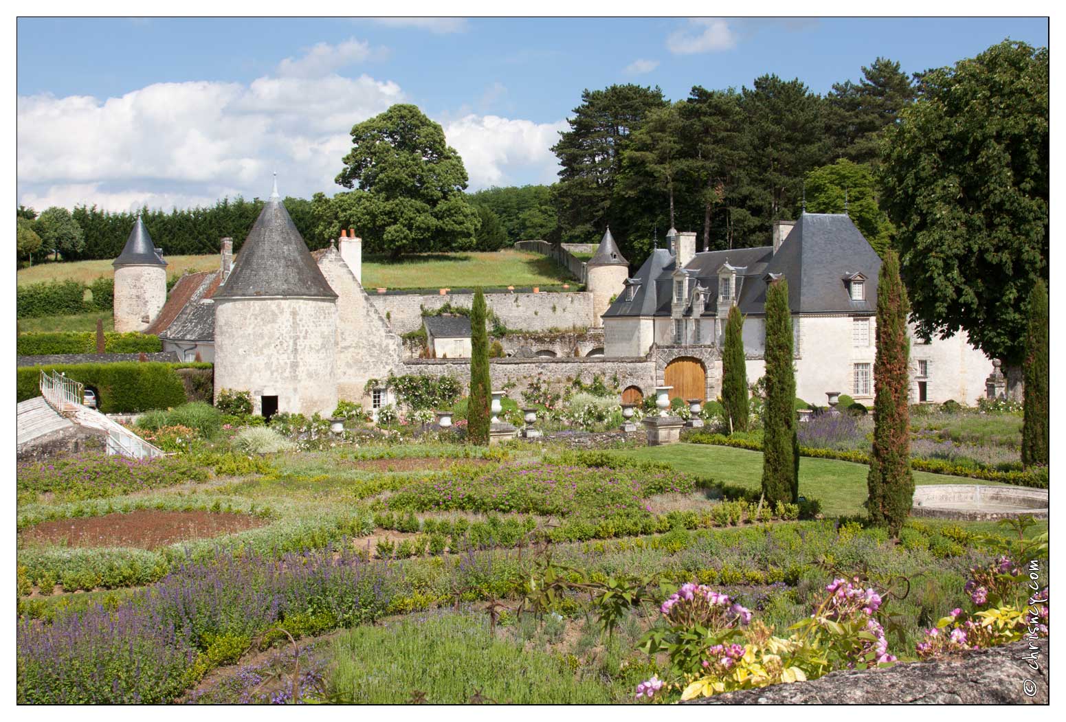 20090611-02_2343-Chateau_et_jardin_de_la_Chatonniere.jpg