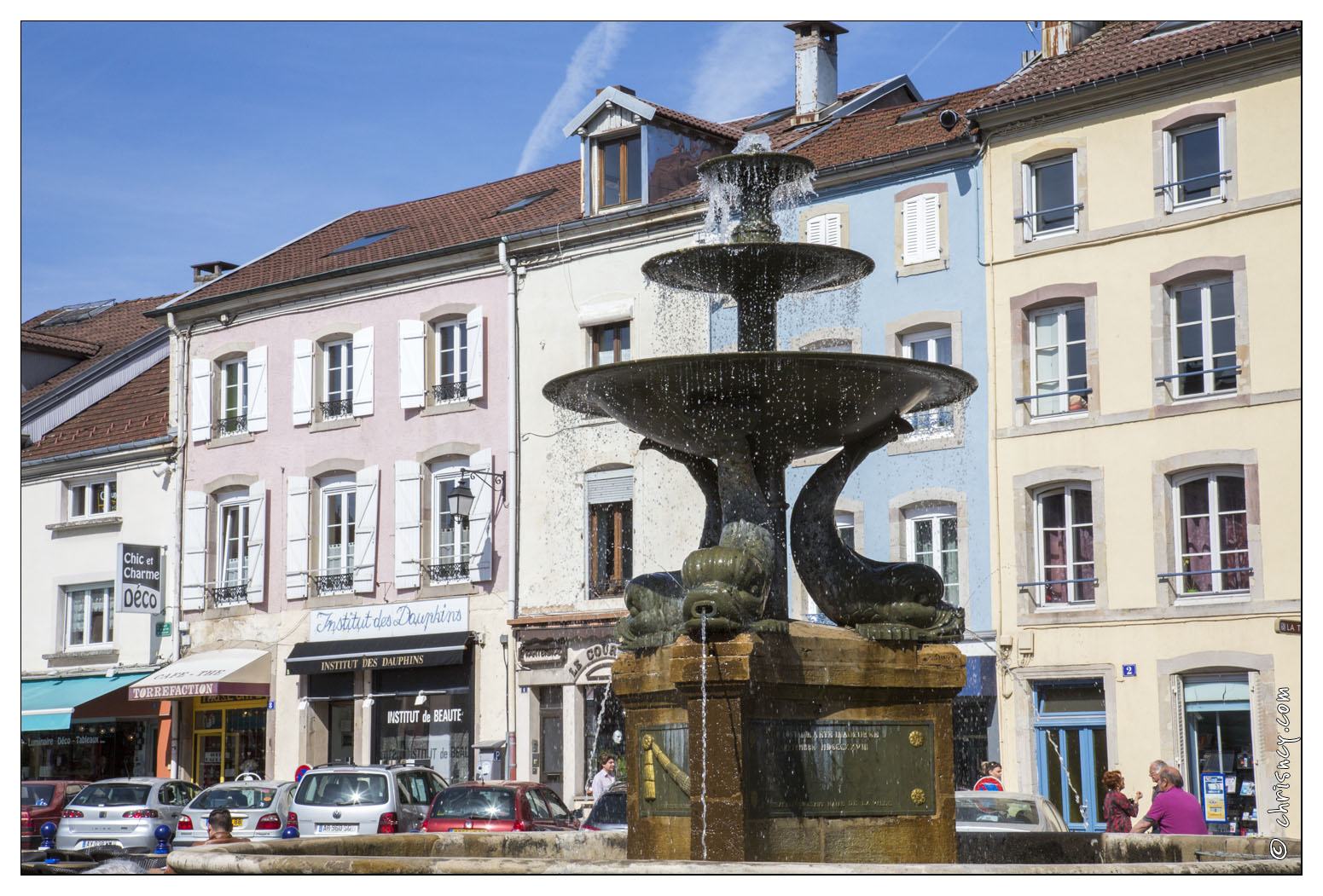 20140411-04_8746-Remiremont_Fontaine_des_dauphins.jpg