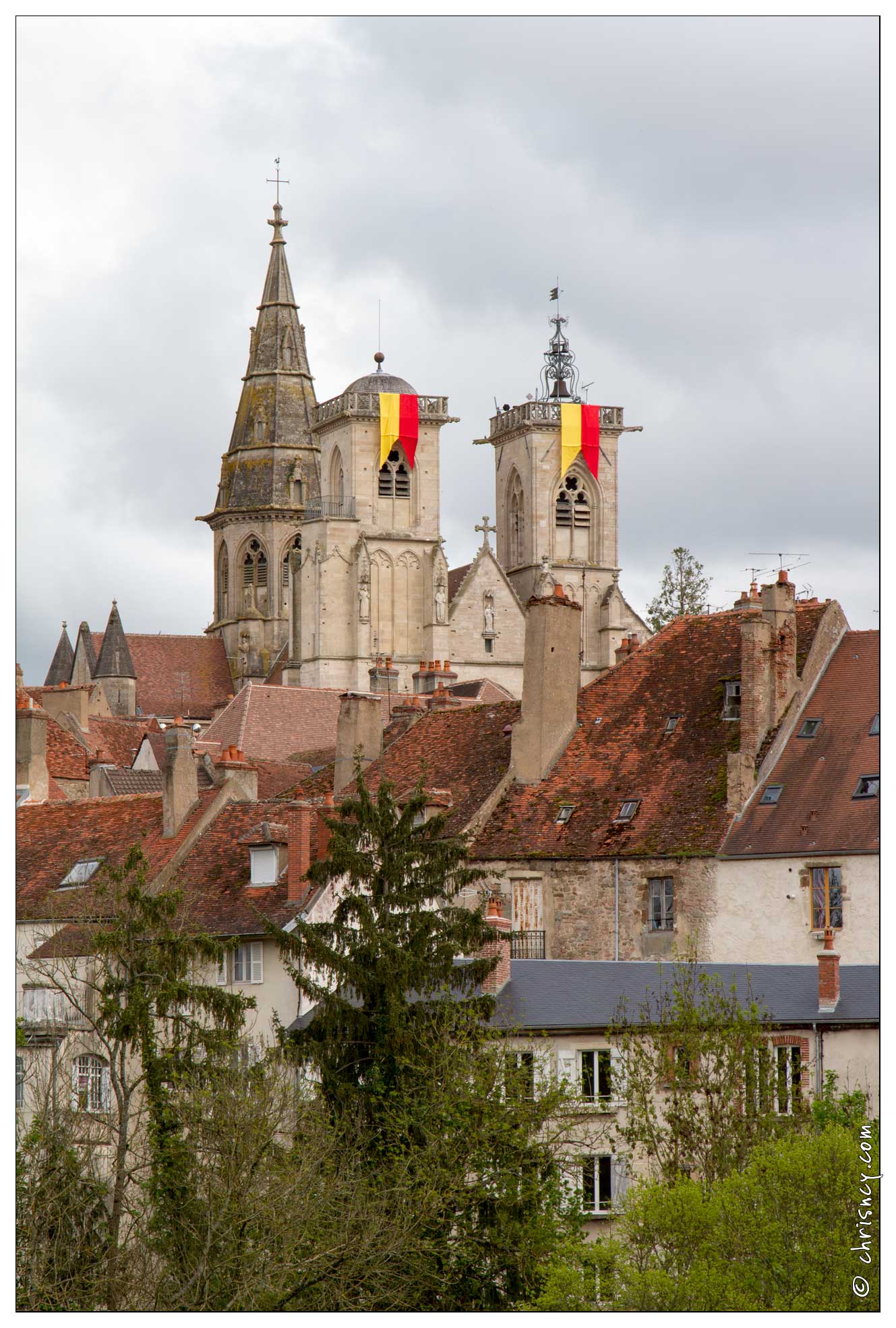 20120509-52_0890-Semur_en_Auxois.jpg