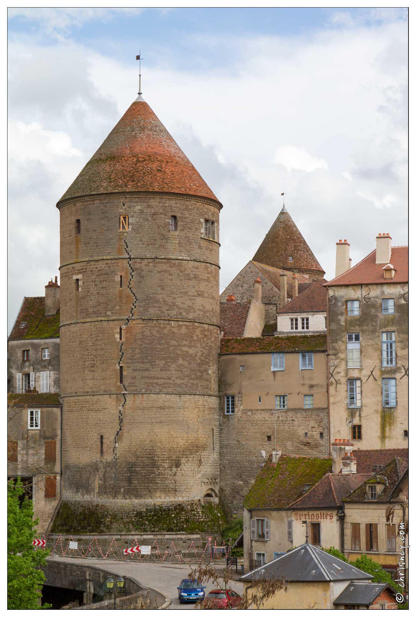 20120509-53_0891-Semur_en_Auxois.jpg