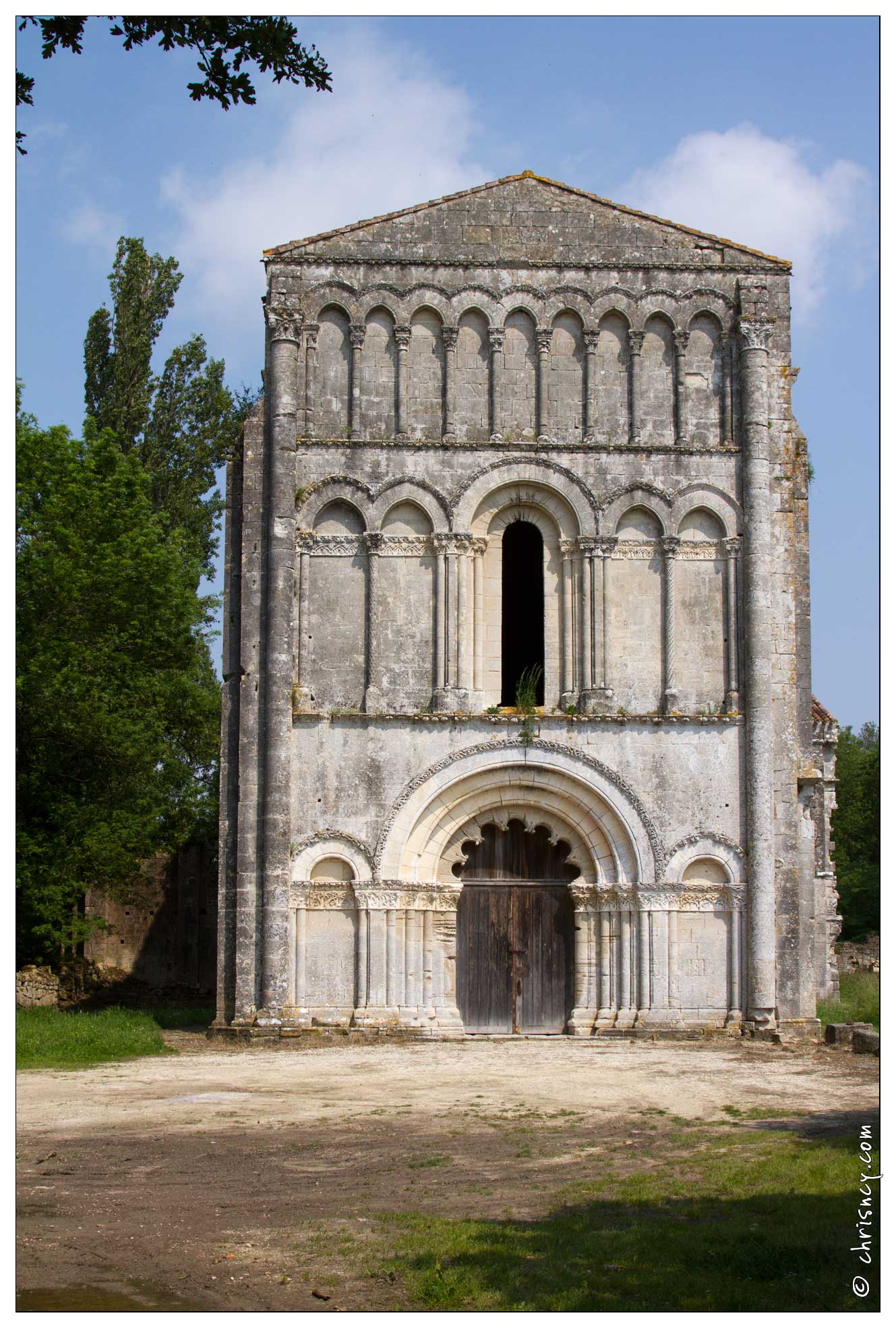 20120523-22_2164-Abbaye_de_Chatre.jpg