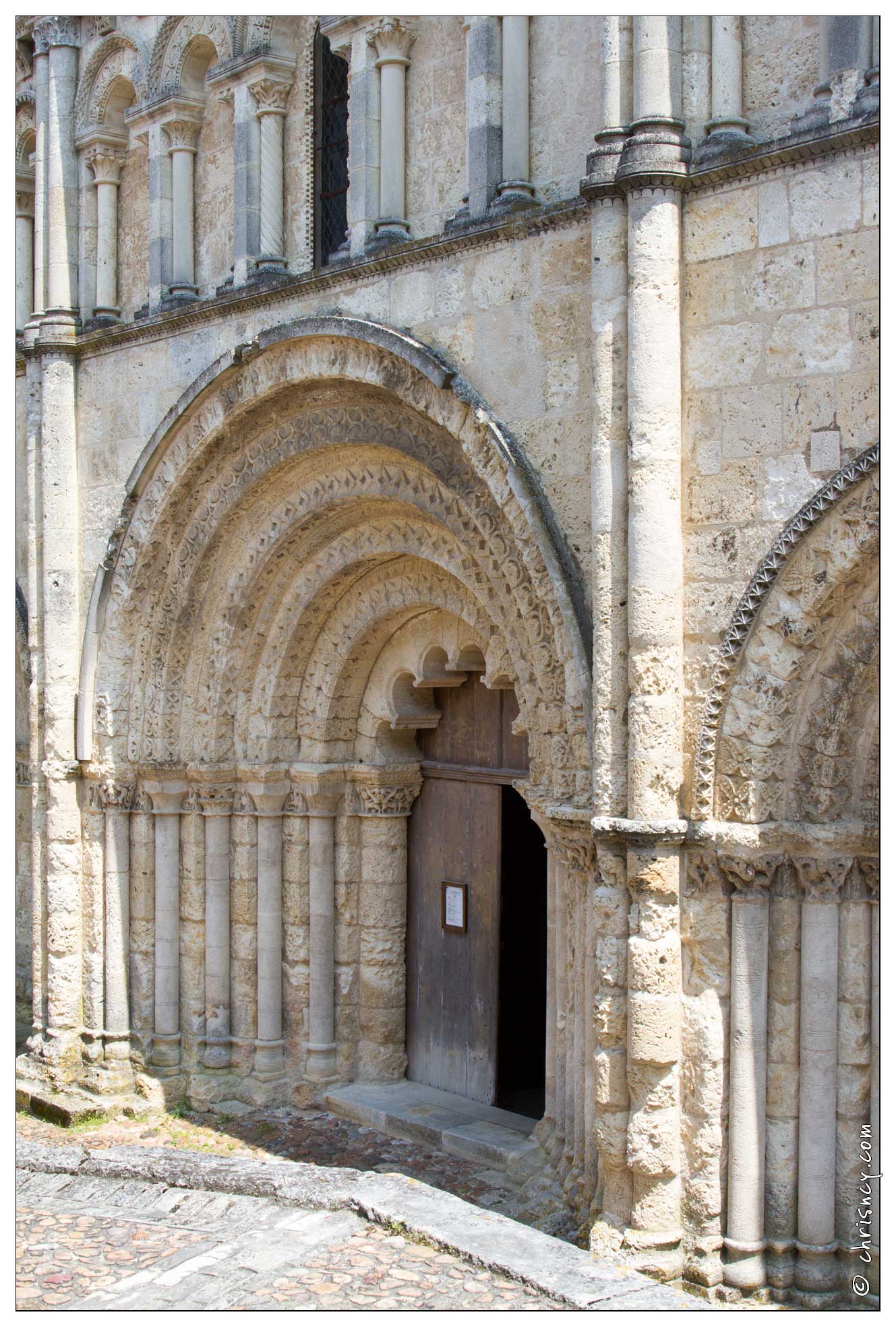 20120524-14_2221-Aubeterre_sur_Dronne.jpg