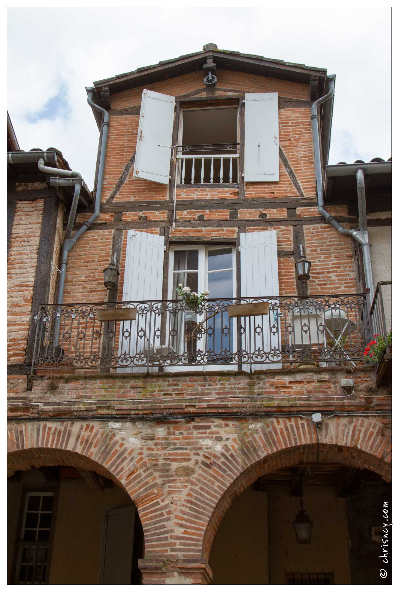 20120528-46_2575-Albi_bourg_Saint_Salvi.jpg