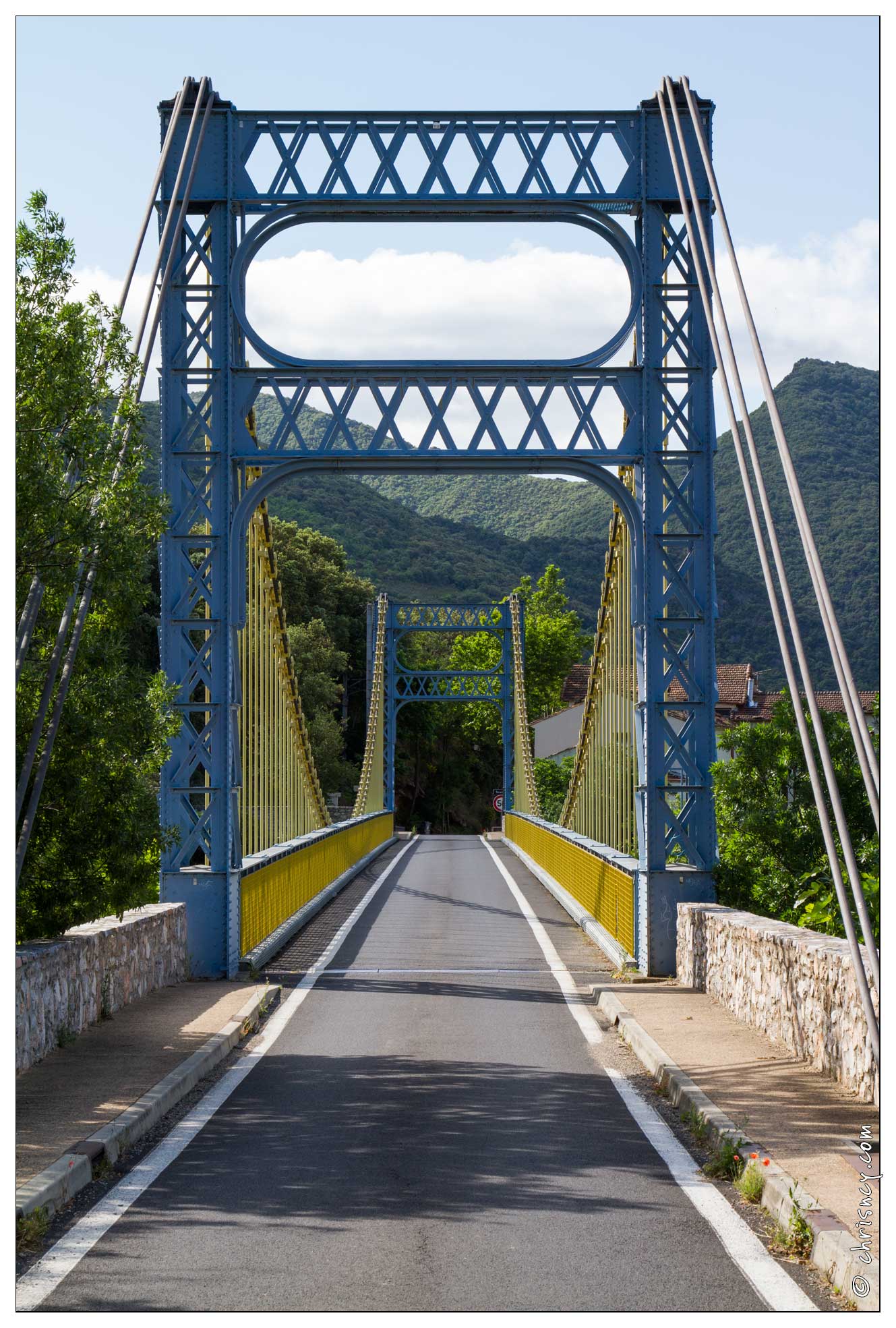 20120604-03_3075-Pont_suspendu_de_Tarassac.jpg