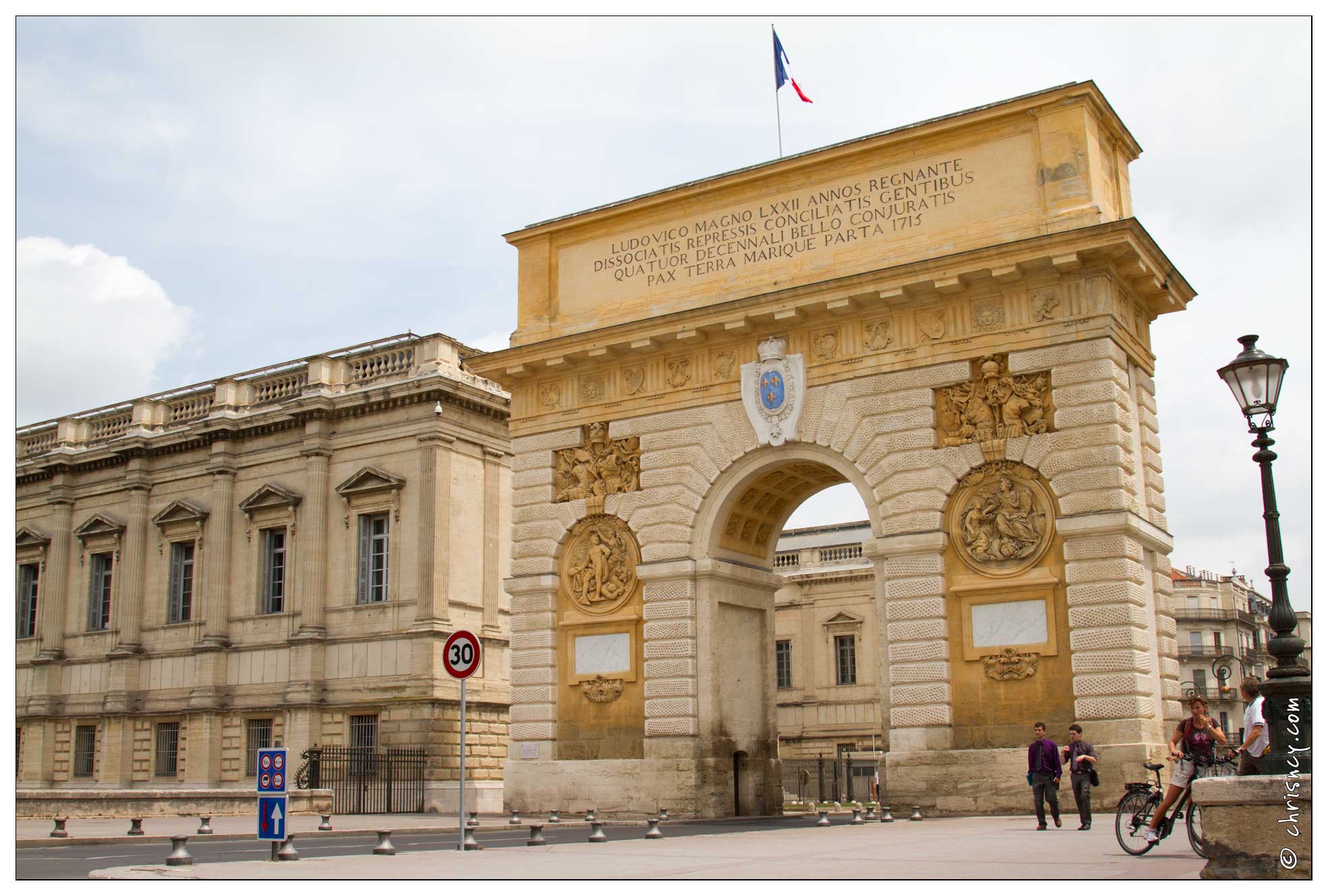 20120606-02_3224-Montpellier_Arc_Triomphe.jpg