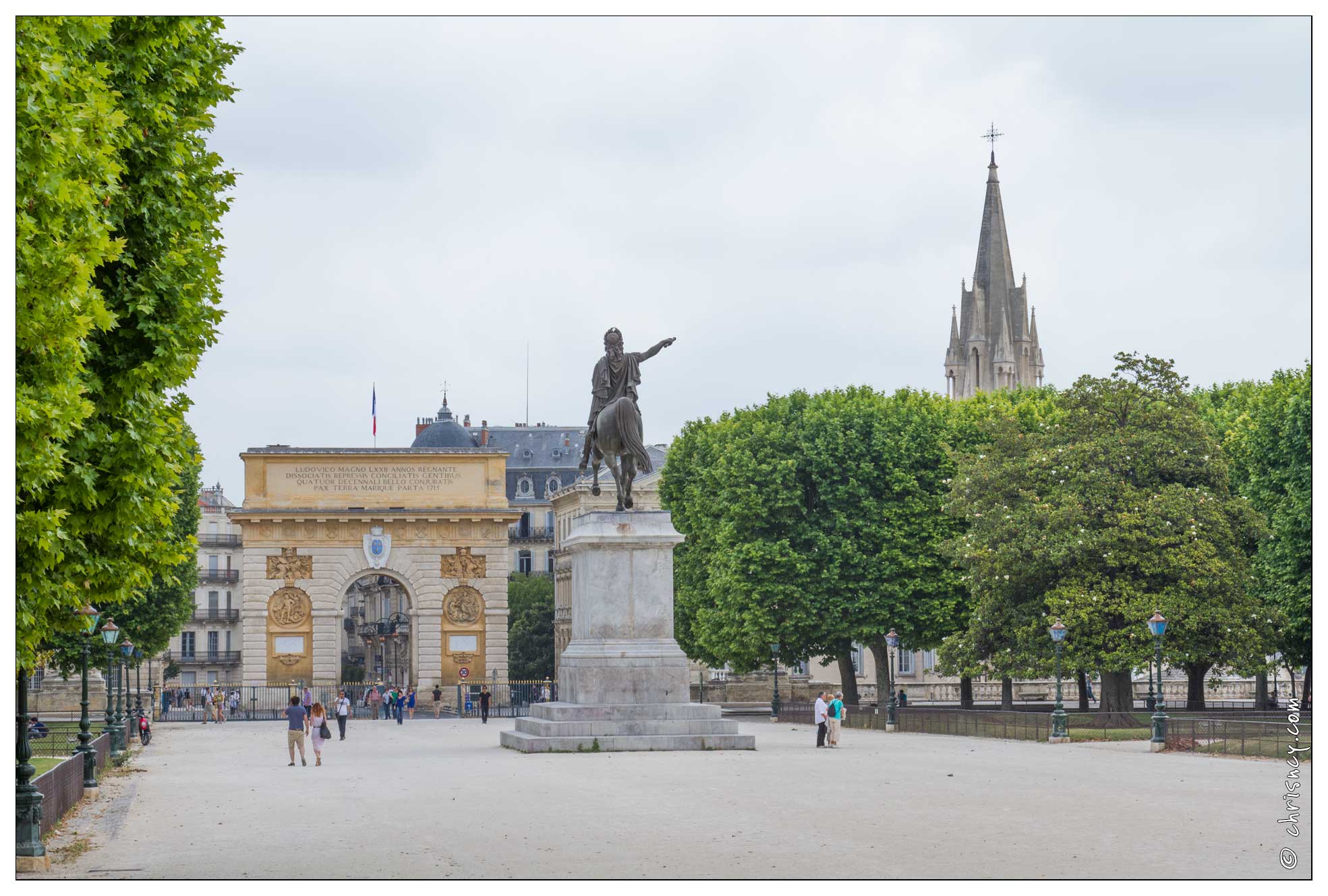 20120606-03_3219-Montpellier_Place_Royale_du_Peyrou.jpg