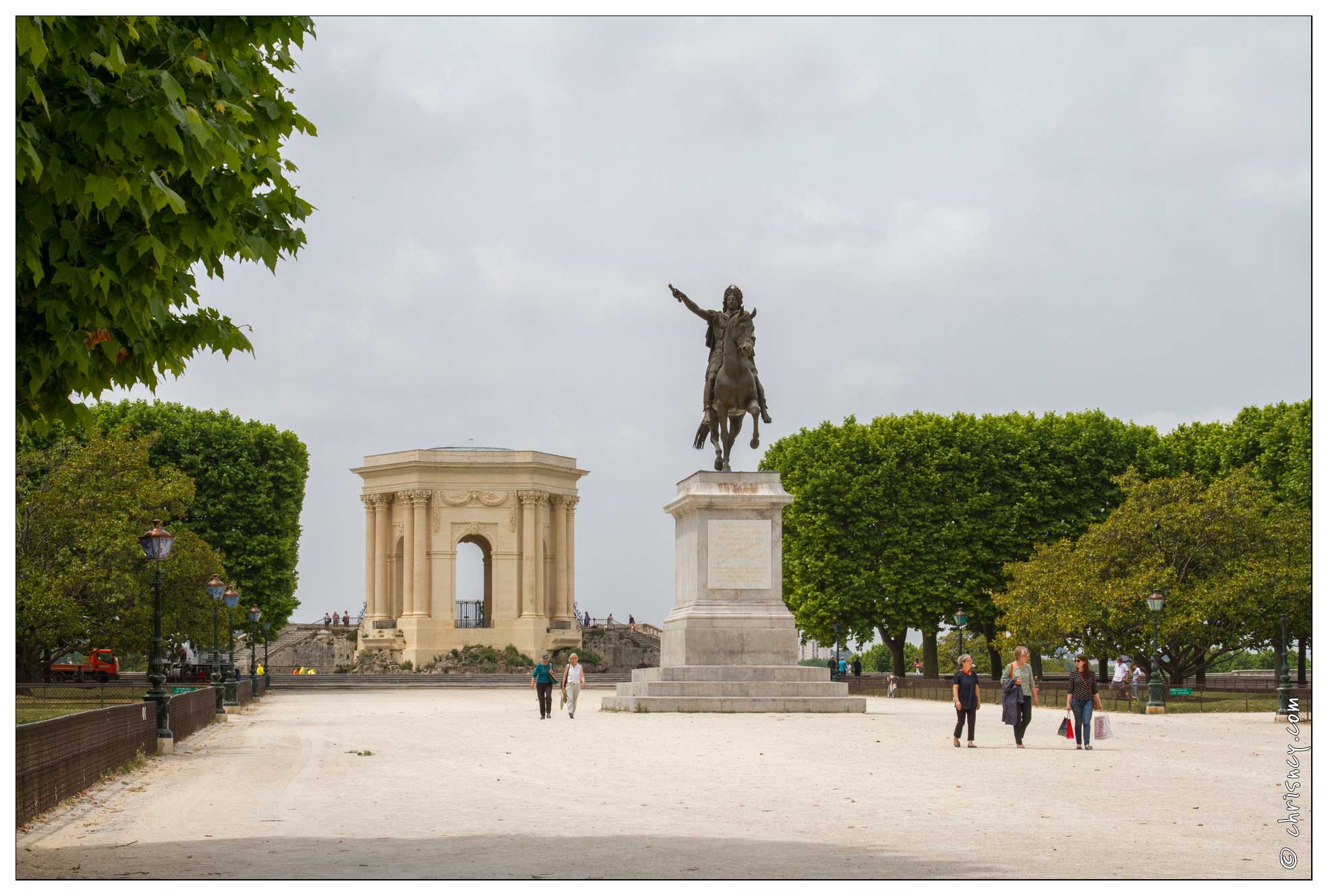 20120606-04_3223-Montpellier_Place_Royale_du_Peyrou.jpg