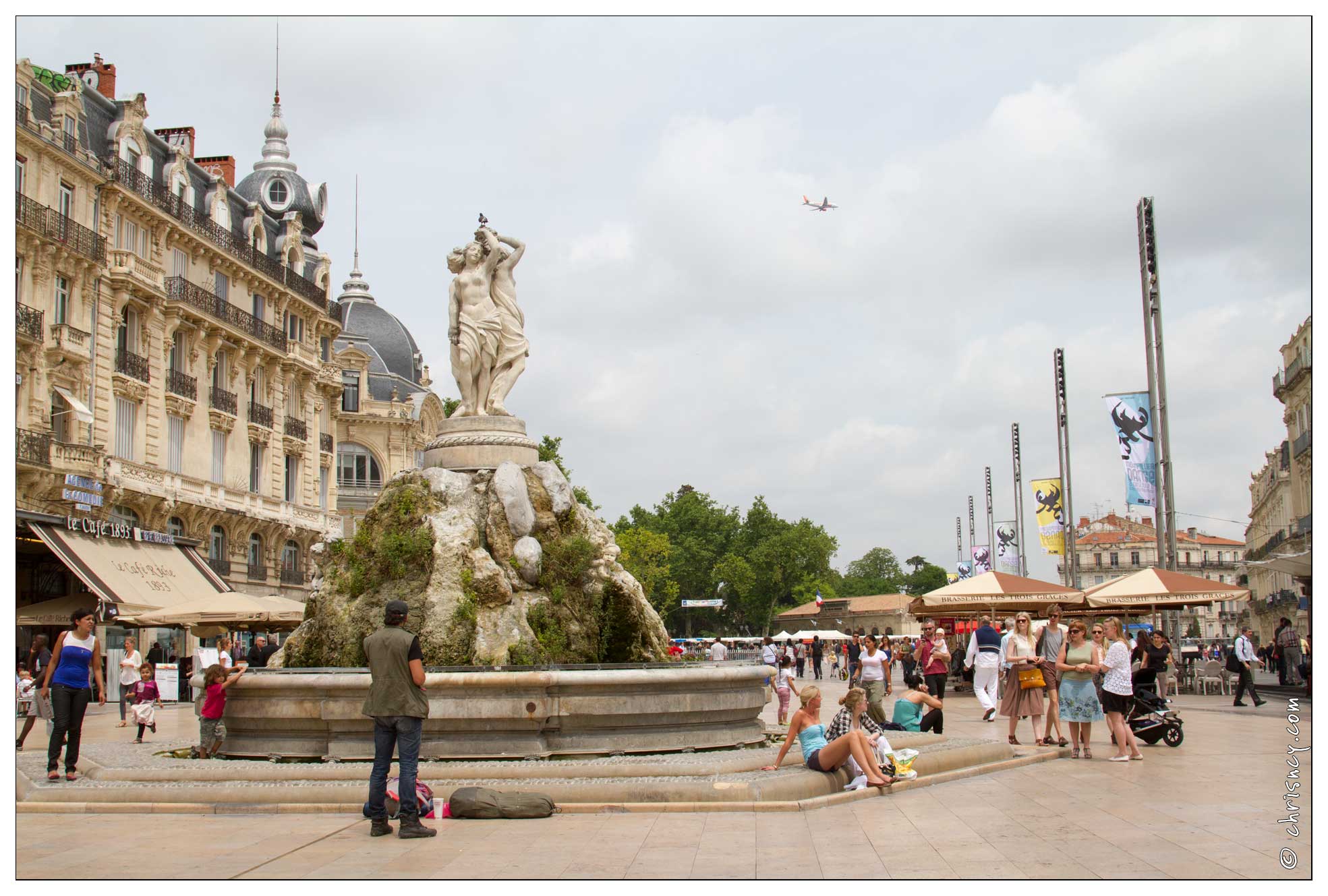 20120606-16_3228-Montpellier_Place_de_La_Comedie.jpg