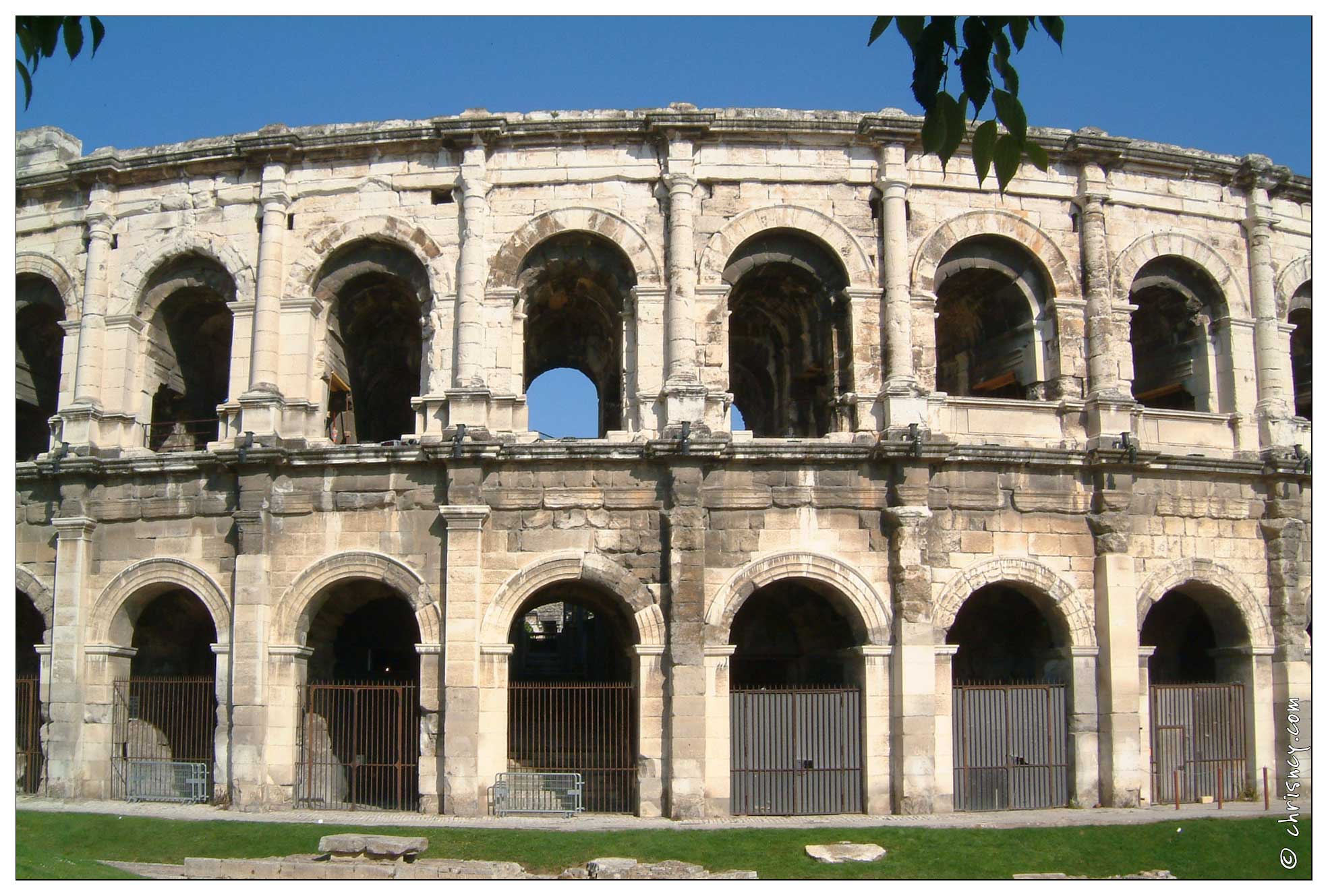 20020512-0025-Nimes_arenes.jpg