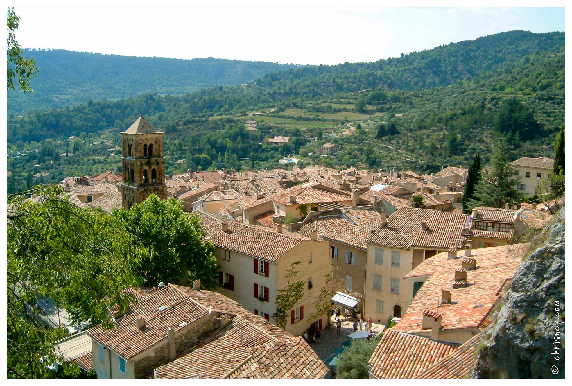 20020819-0343-Moustiers_Ste_Marie.jpg