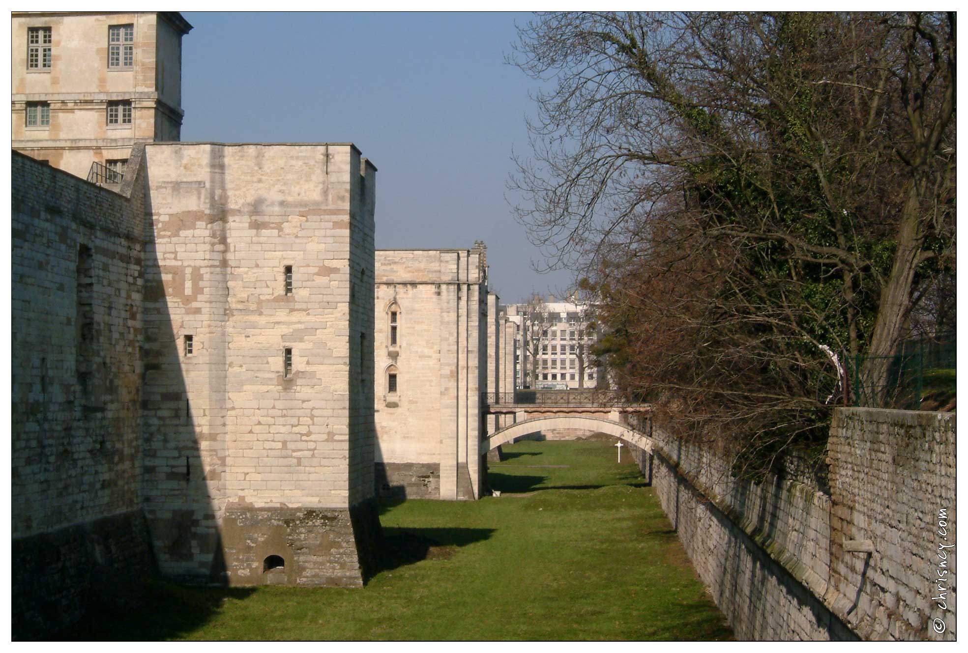 20030222-3205-Chateau_de_Vincennes.jpg