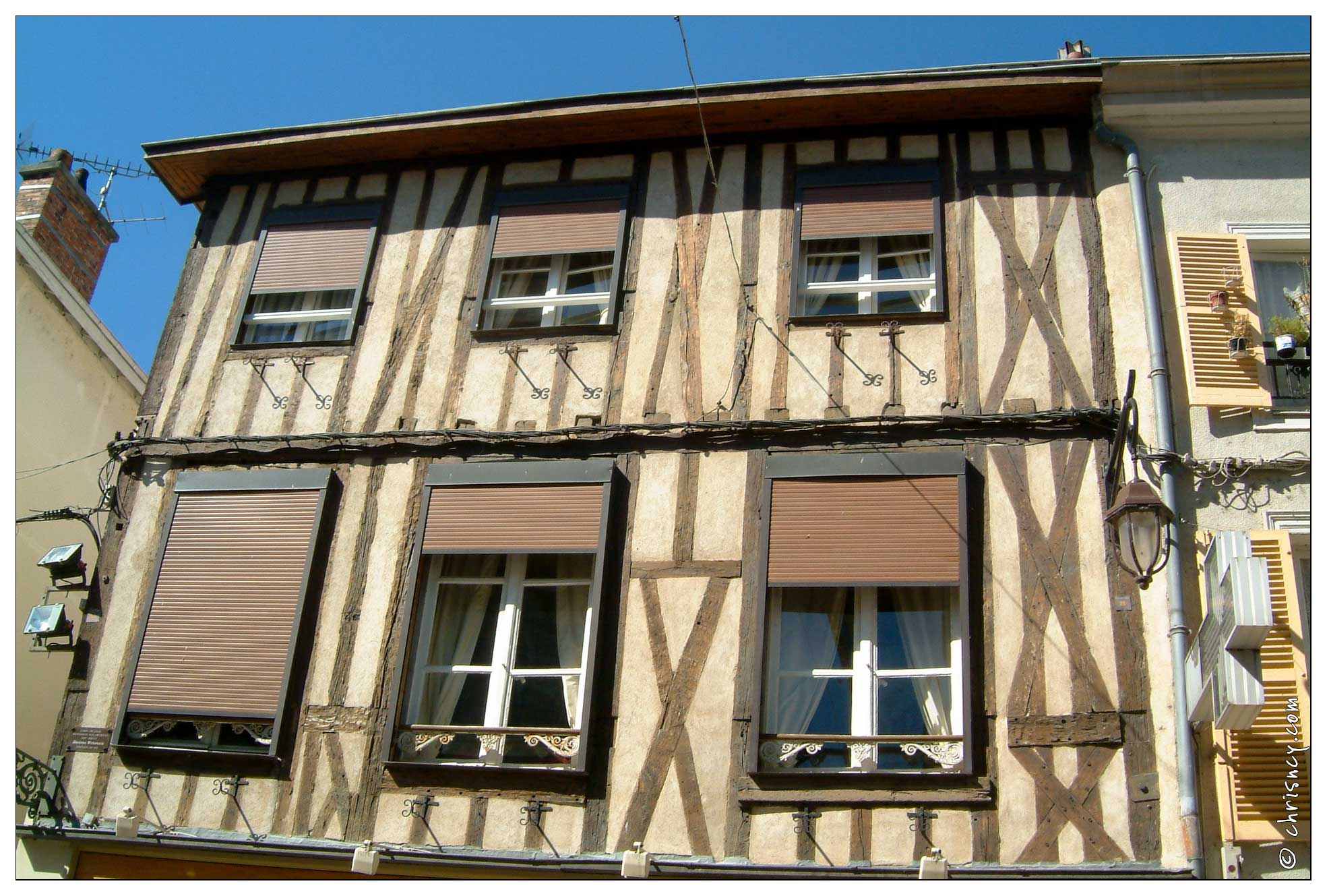 20030720-0516-Chalons_en_champagne_en_face_St_Alpin_rue_des_lombards.jpg