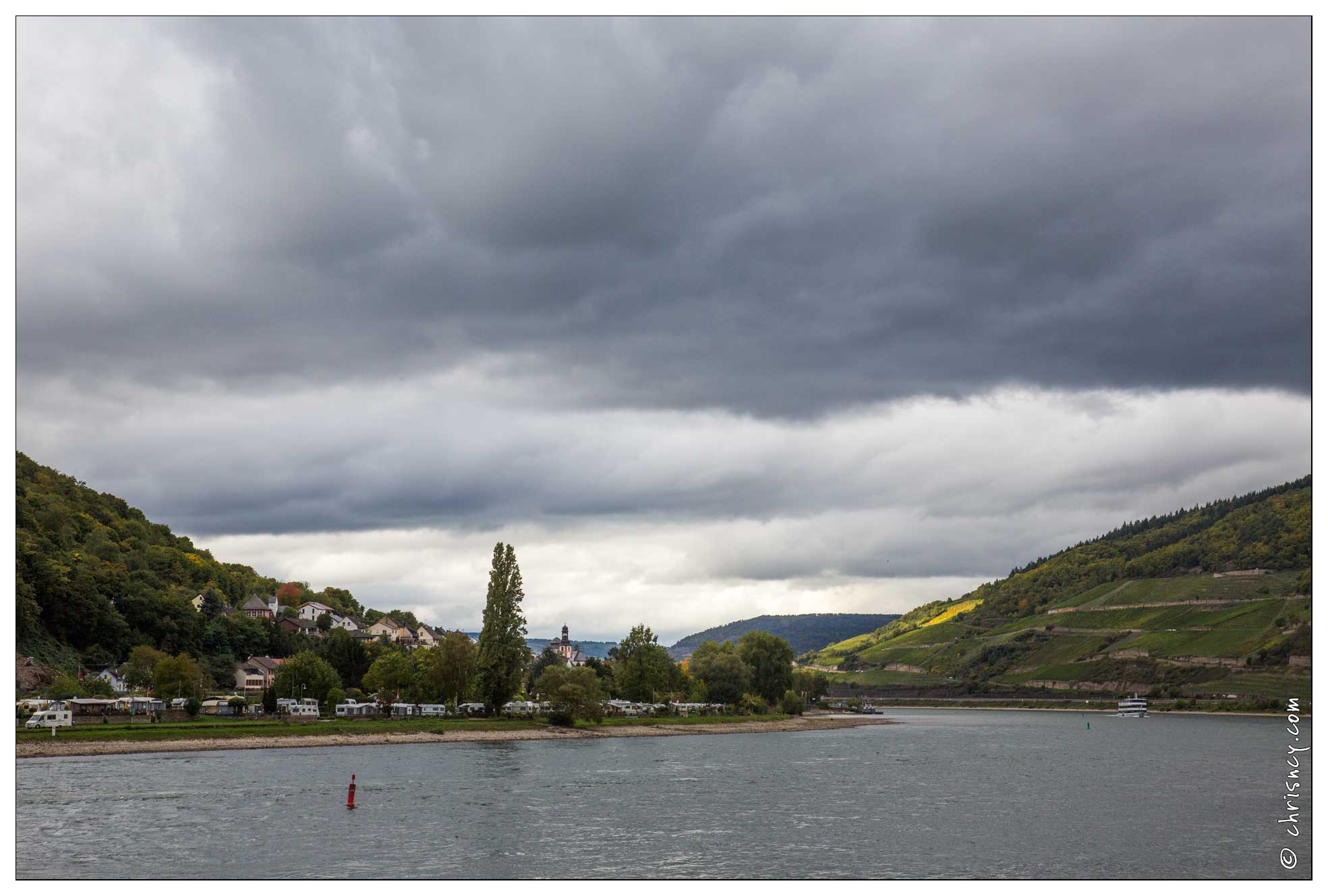 20151007-088_3839-Vallee_du_Rhin_Assmannshausen_Vue_sur_Trechtinghausen.jpg