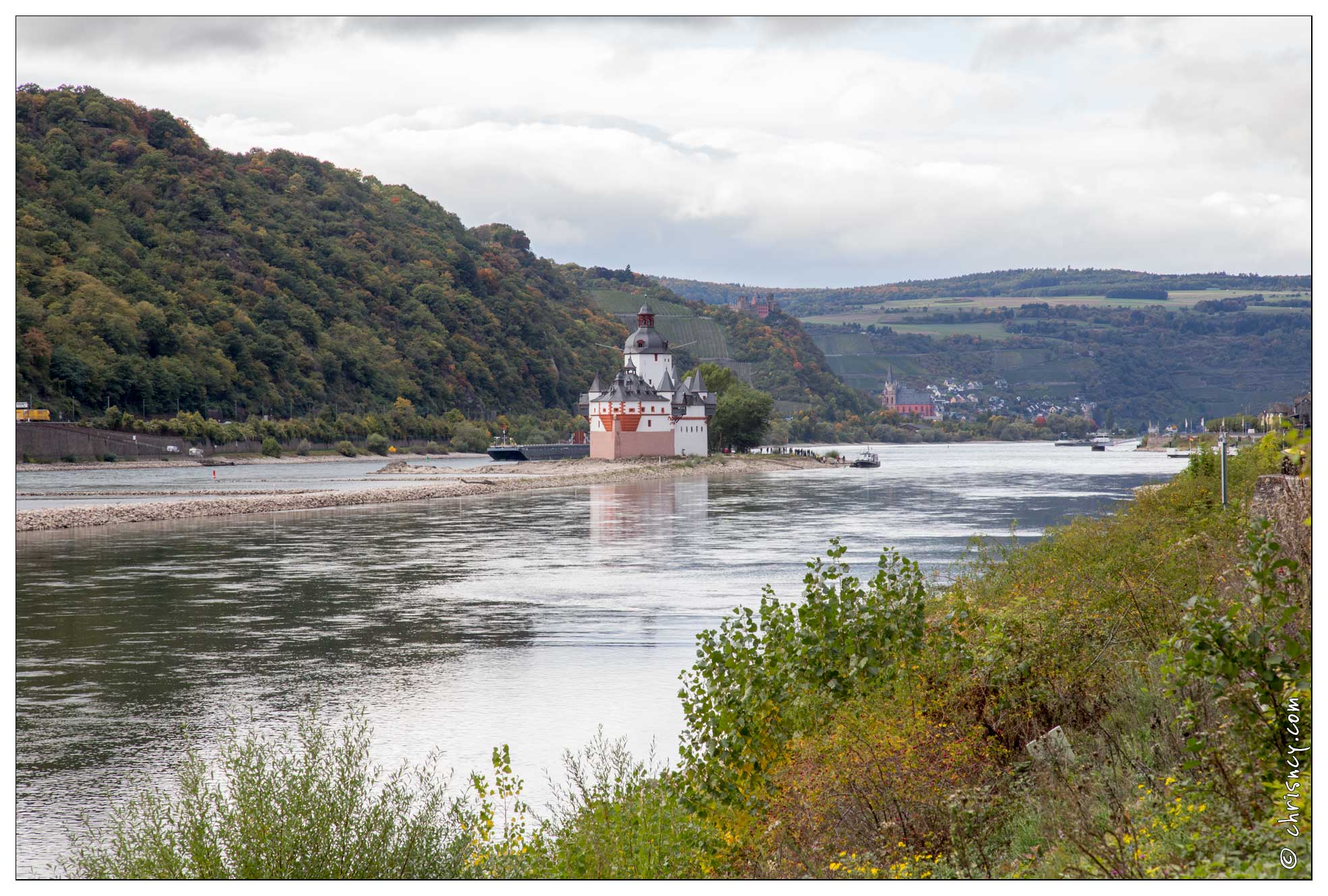 20151007-096_3852-Vallee_du_Rhin_Kaub_Vue_sur_Burg_Pfalzgrafenstein_et_Oberwesel.jpg