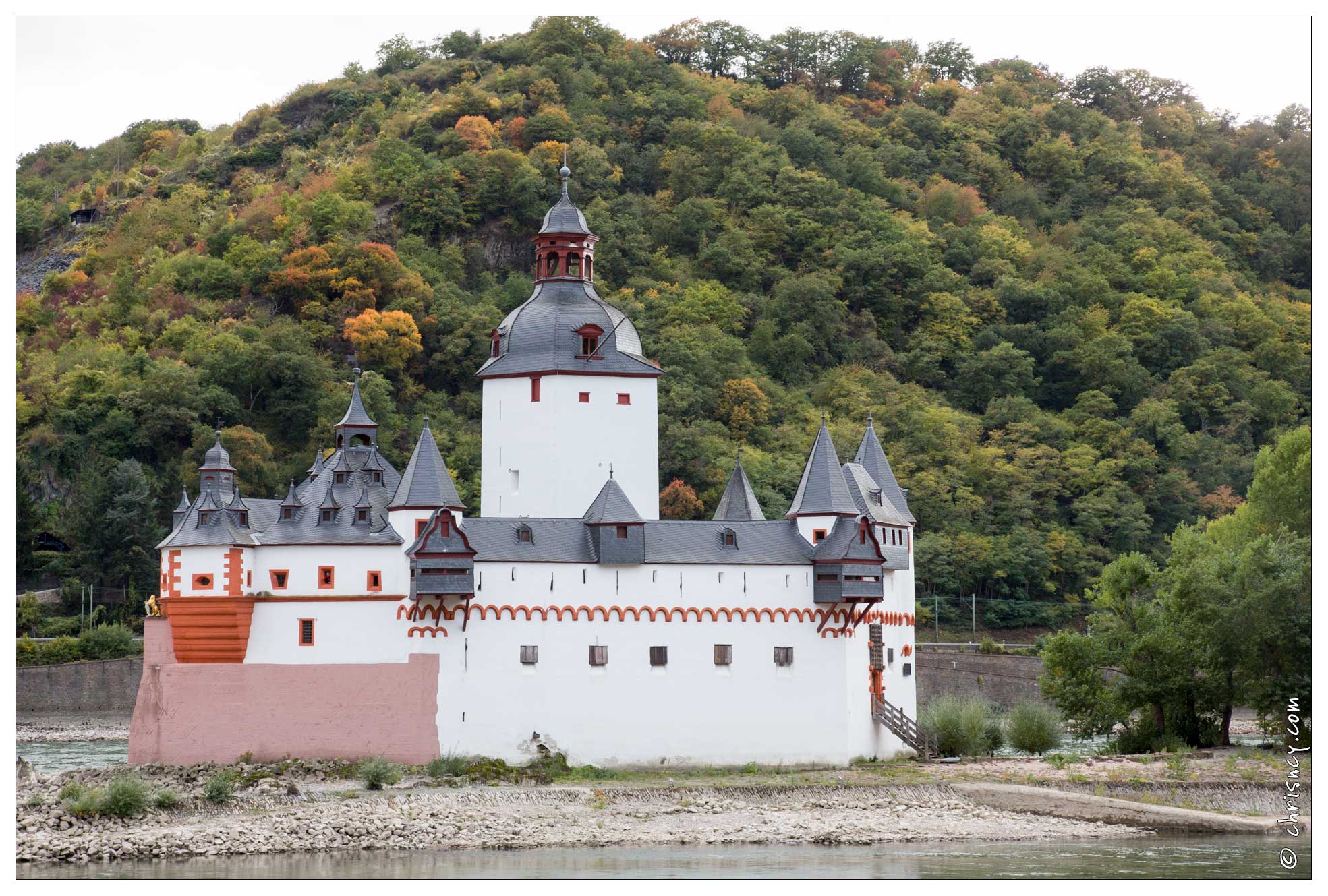 20151007-100_3867-Vallee_du_Rhin_Kaub_Vue_sur_Burg_Pfalzgrafenstein.jpg