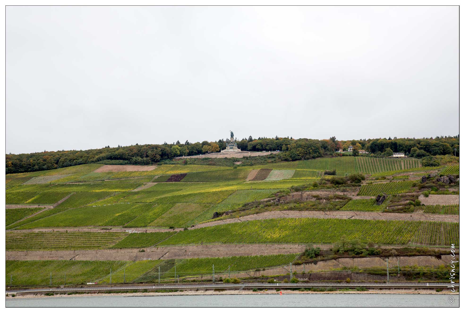 20151007-078_3783-Vallee_du_Rhin_Bingen_am_Rhein_Vue_sur_le_Niederwalddenkmal.jpg