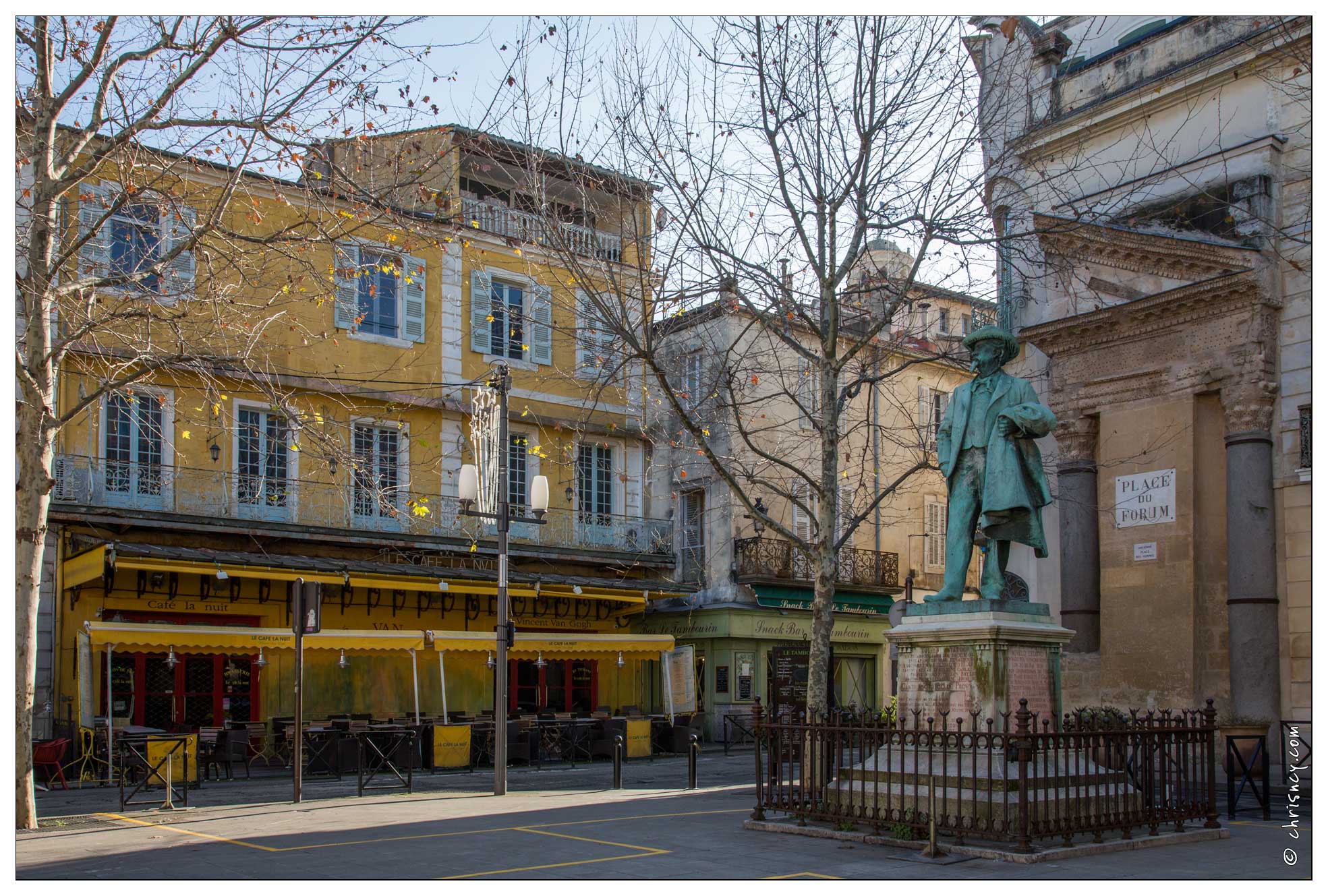 20160121-65_6536-Arles_Place_du_forum_Cafe_Van_Gogh.jpg