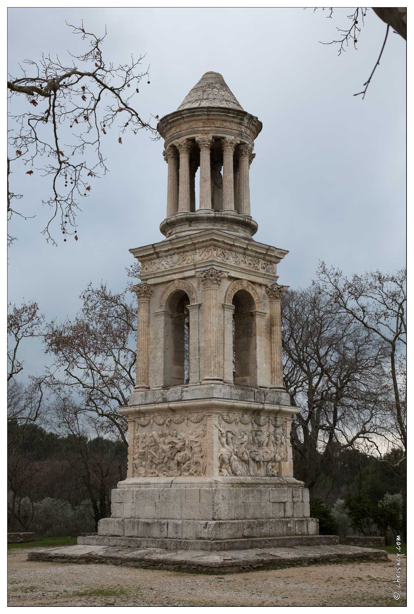 20160128-19_7316-Saint_Remy_de_Provence_Les_Antiques_le_mausolee.jpg