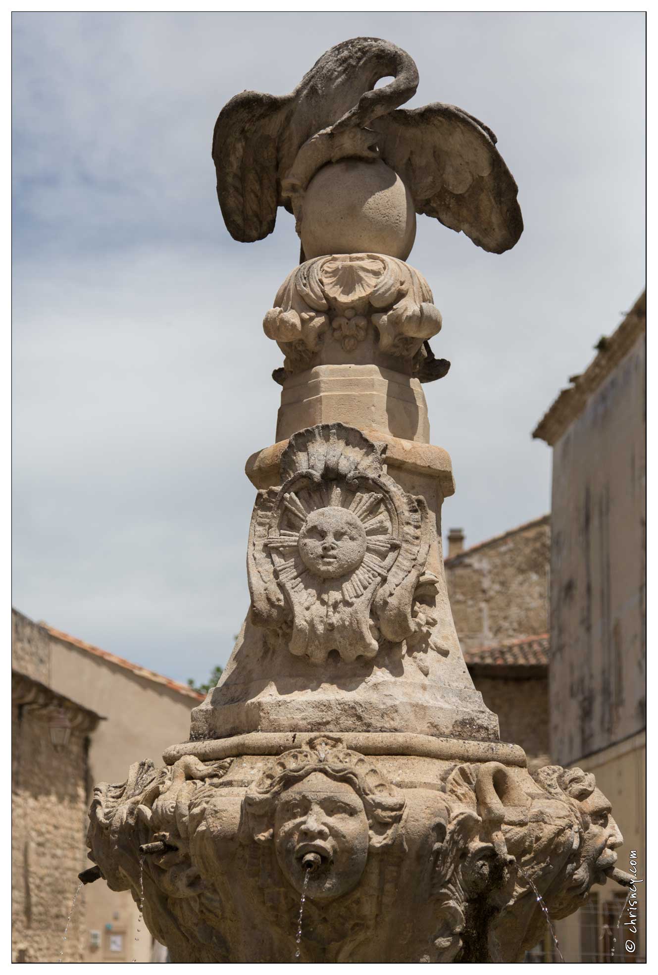 20160612-37_9771-Luberon_Pernes_les_Fontaines_fontaine_du_cormoran.jpg