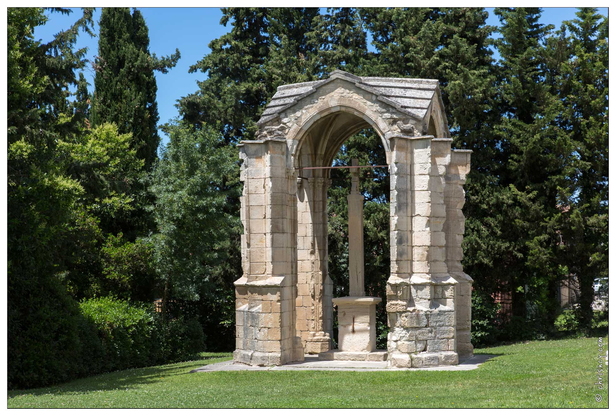 20160612-56 9786-Luberon Pernes les Fontaines - 20160612-56_9786-Luberon_Pernes_les_Fontaines.jpg 20160612-56_9786-Luberon_Pernes_les_Fontaines.jpg