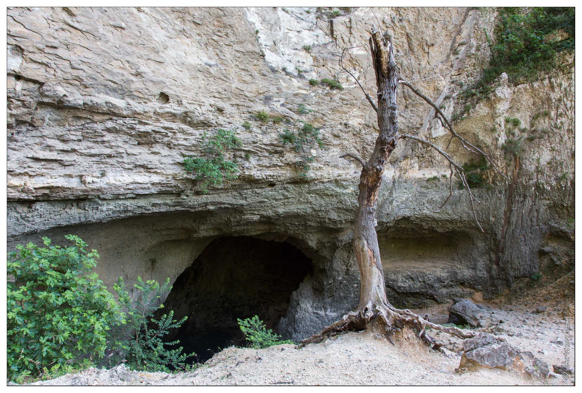 20160621-18 0573-Fontaine de Vaucluse - 20160621-18_0573-Fontaine_de_Vaucluse.jpg 20160621-18_0573-Fontaine_de_Vaucluse.jpg