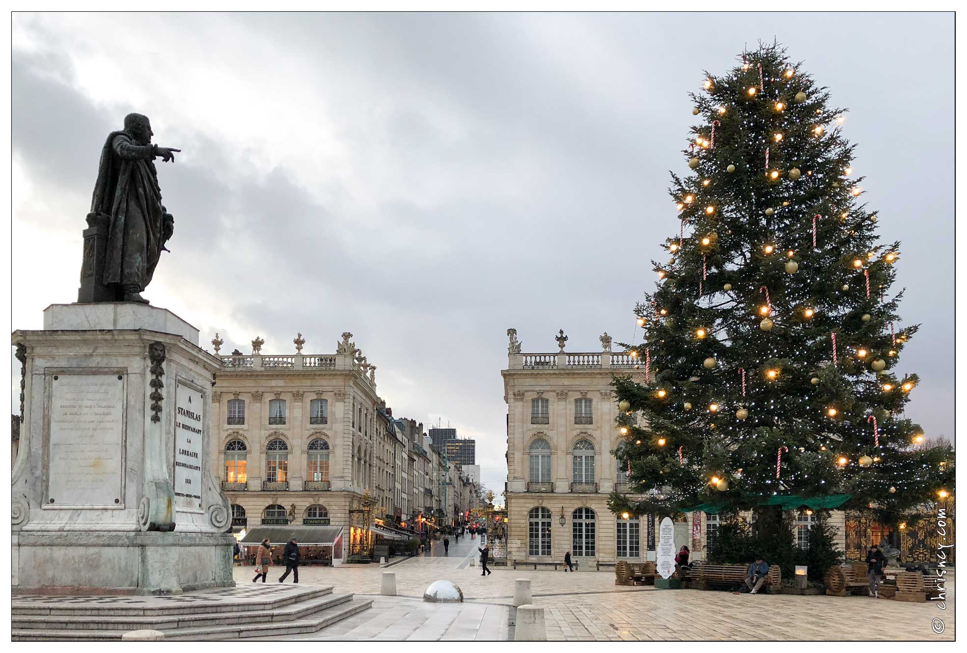 20171212-0155-Place_stanislas_sapin.jpg