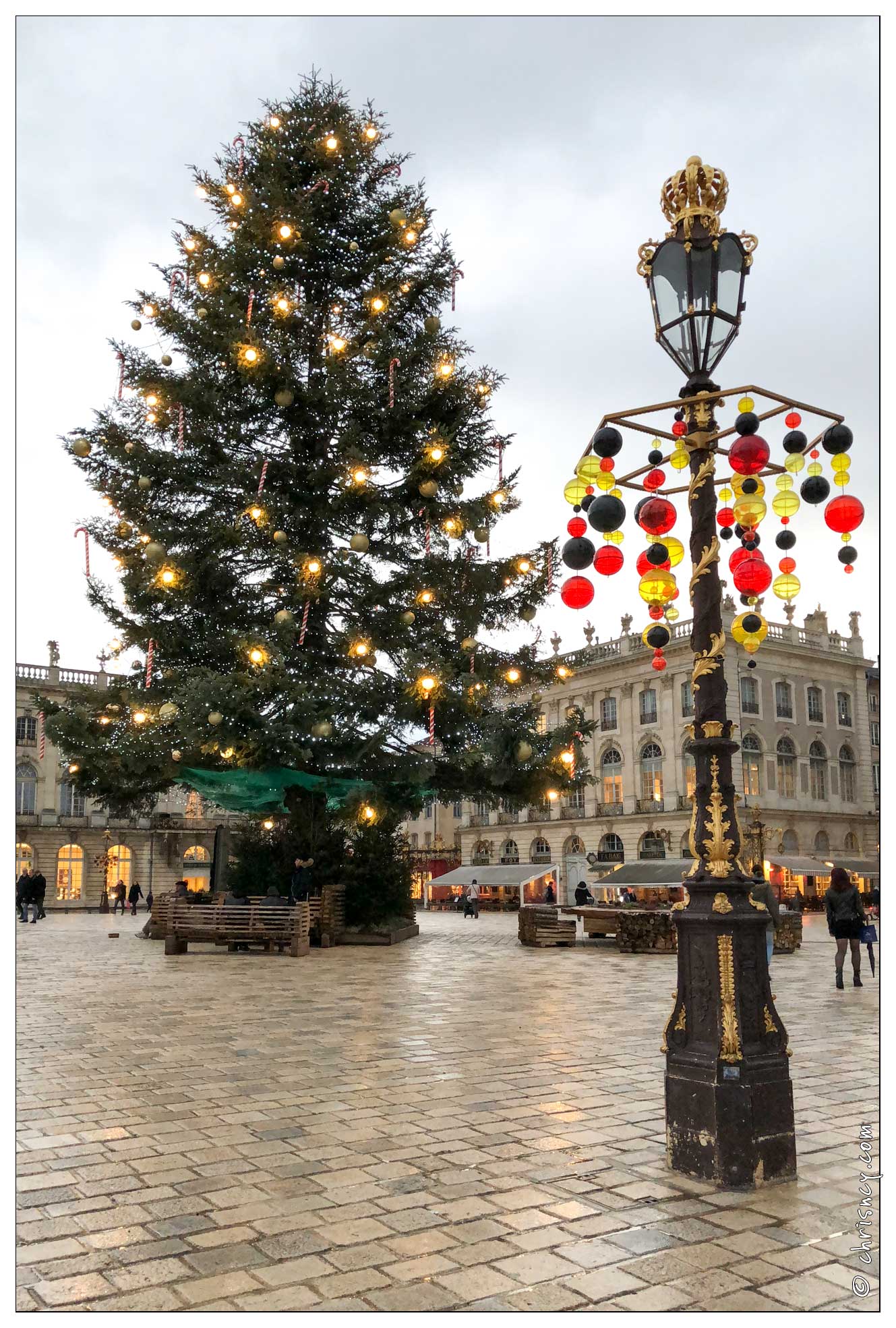 20171212-0158-Place_stanislas_sapin.jpg