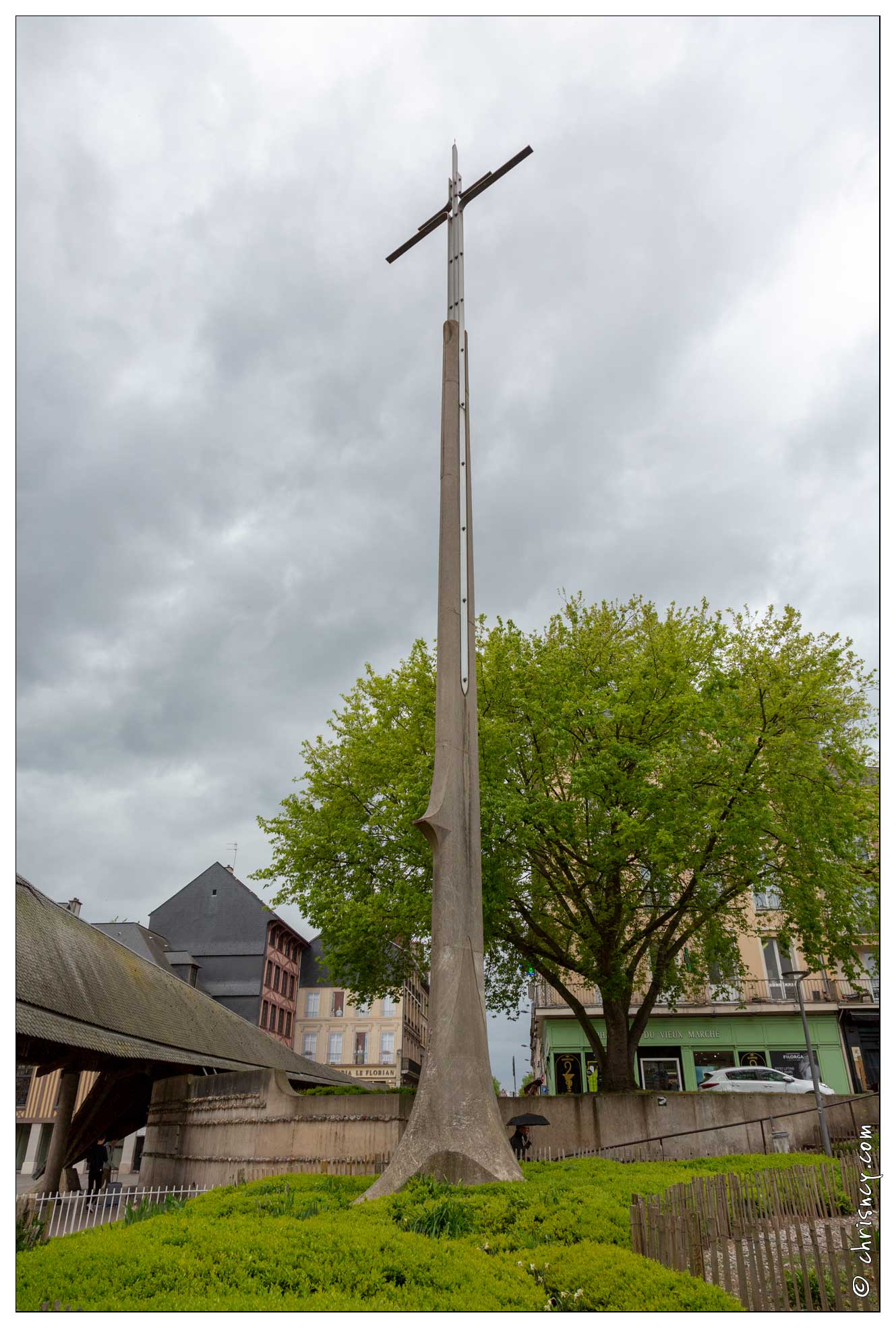 20180427-93_6131-Rouen_Eglise_Sainte_Jeanne_d'Arc_Le_Bucher.jpg