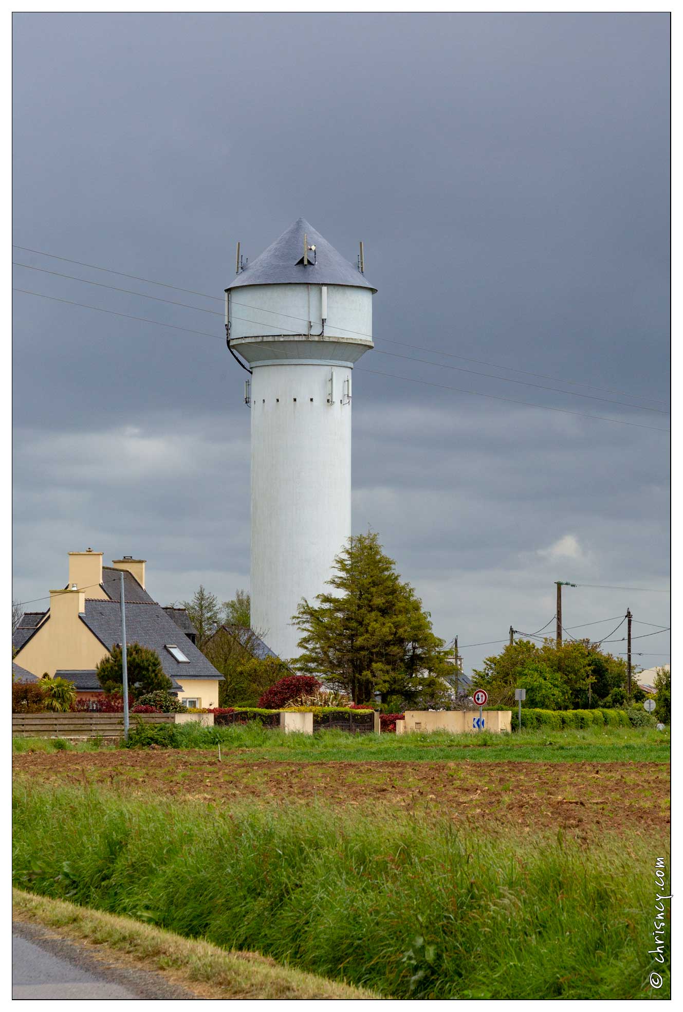 20180512-045_8013-Plouvorn_Chateau_d'eau.jpg