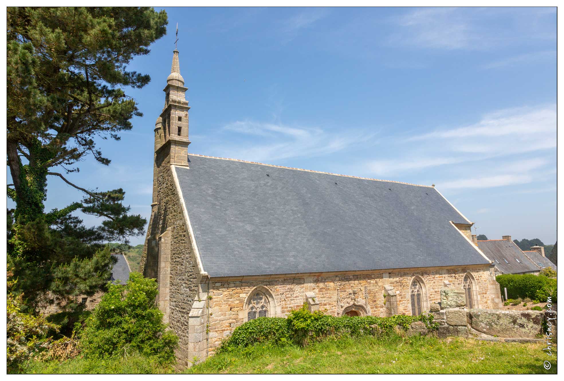 20180521-054_9220-Le_Yaudet_Chapelle_de_la_vierge_couchee.jpg