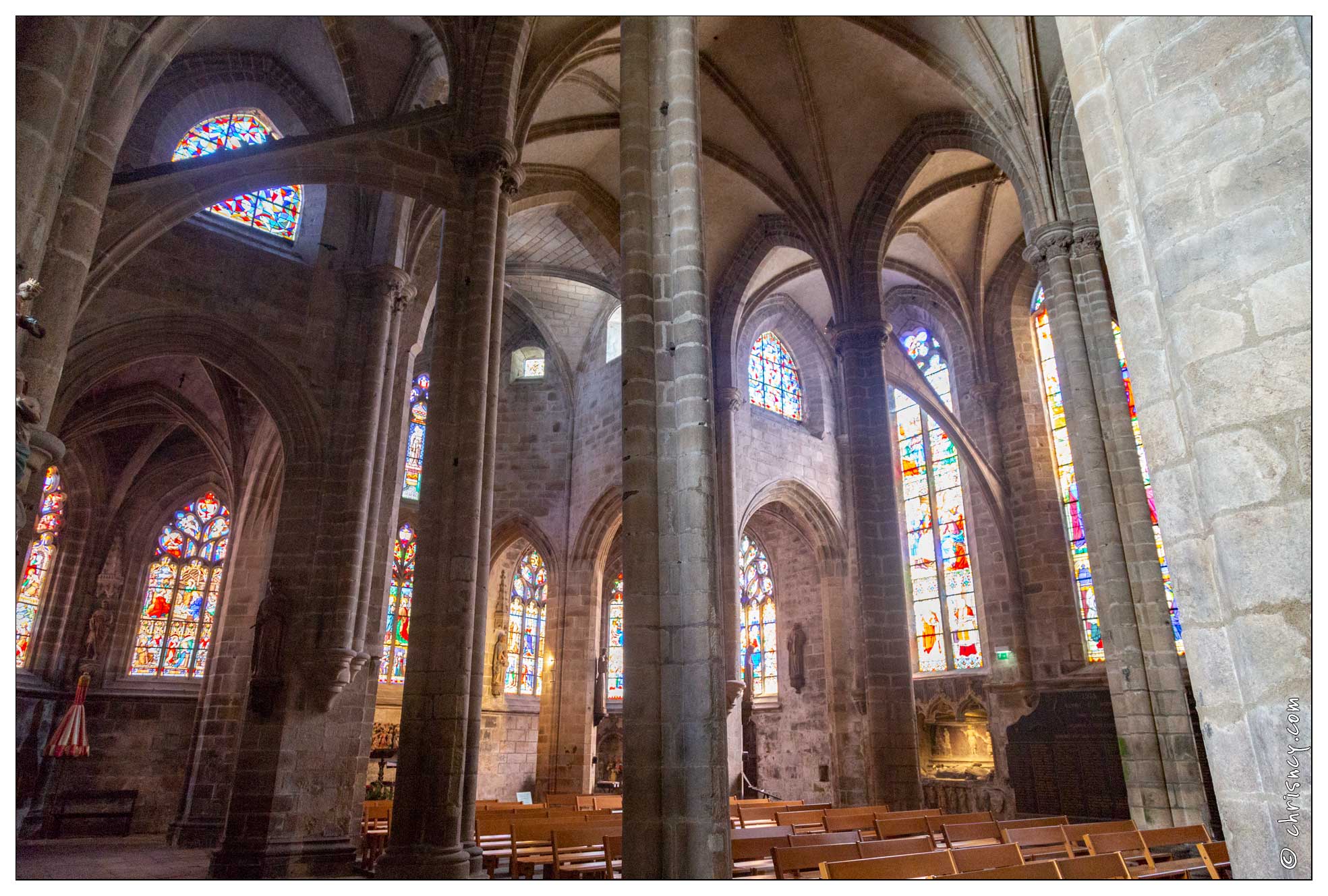 20180523-087_9496-Guingamp_Basilique_ND_Bon_Secours.jpg