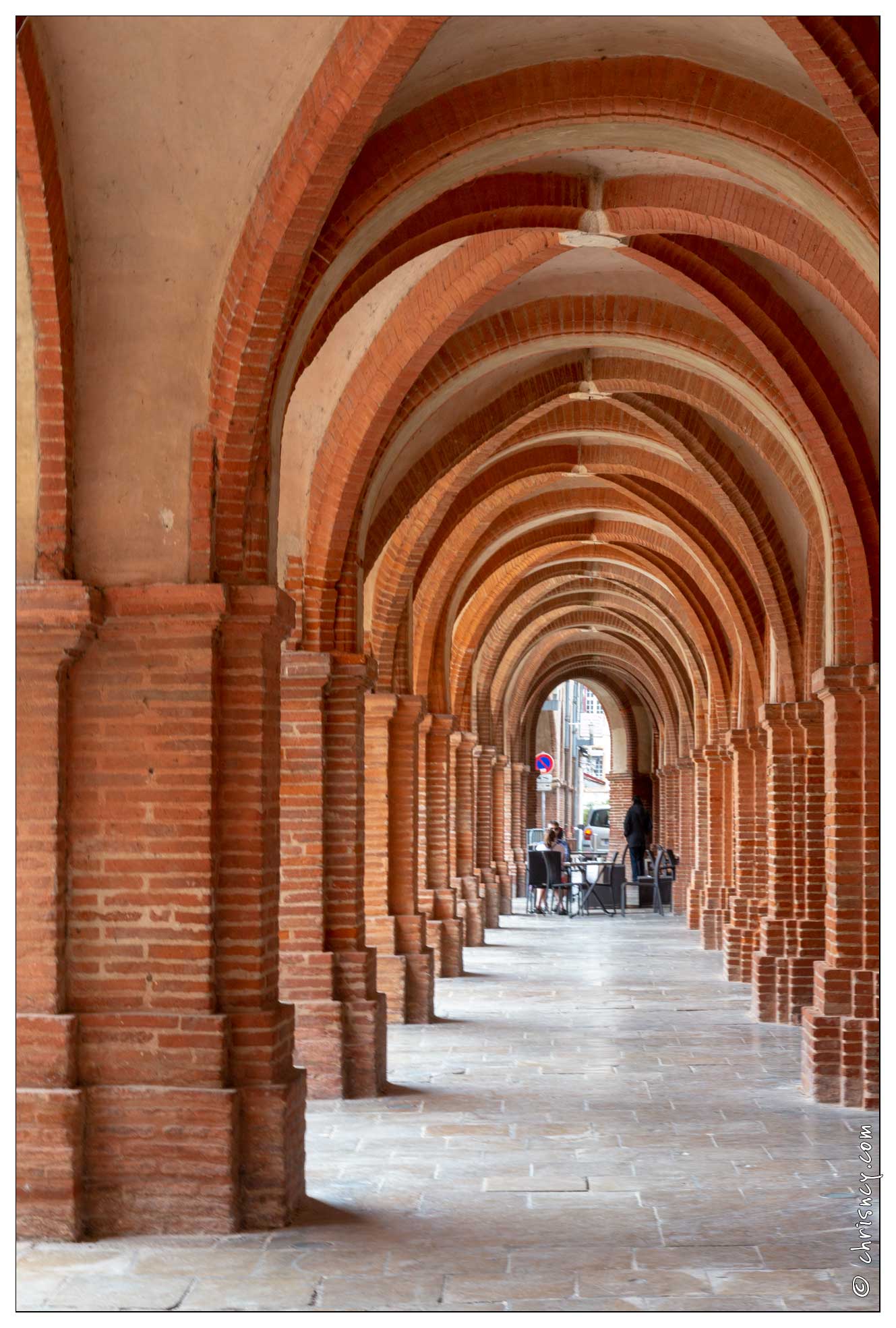 20180615-075_9725-Montauban_Place_Nationale.jpg