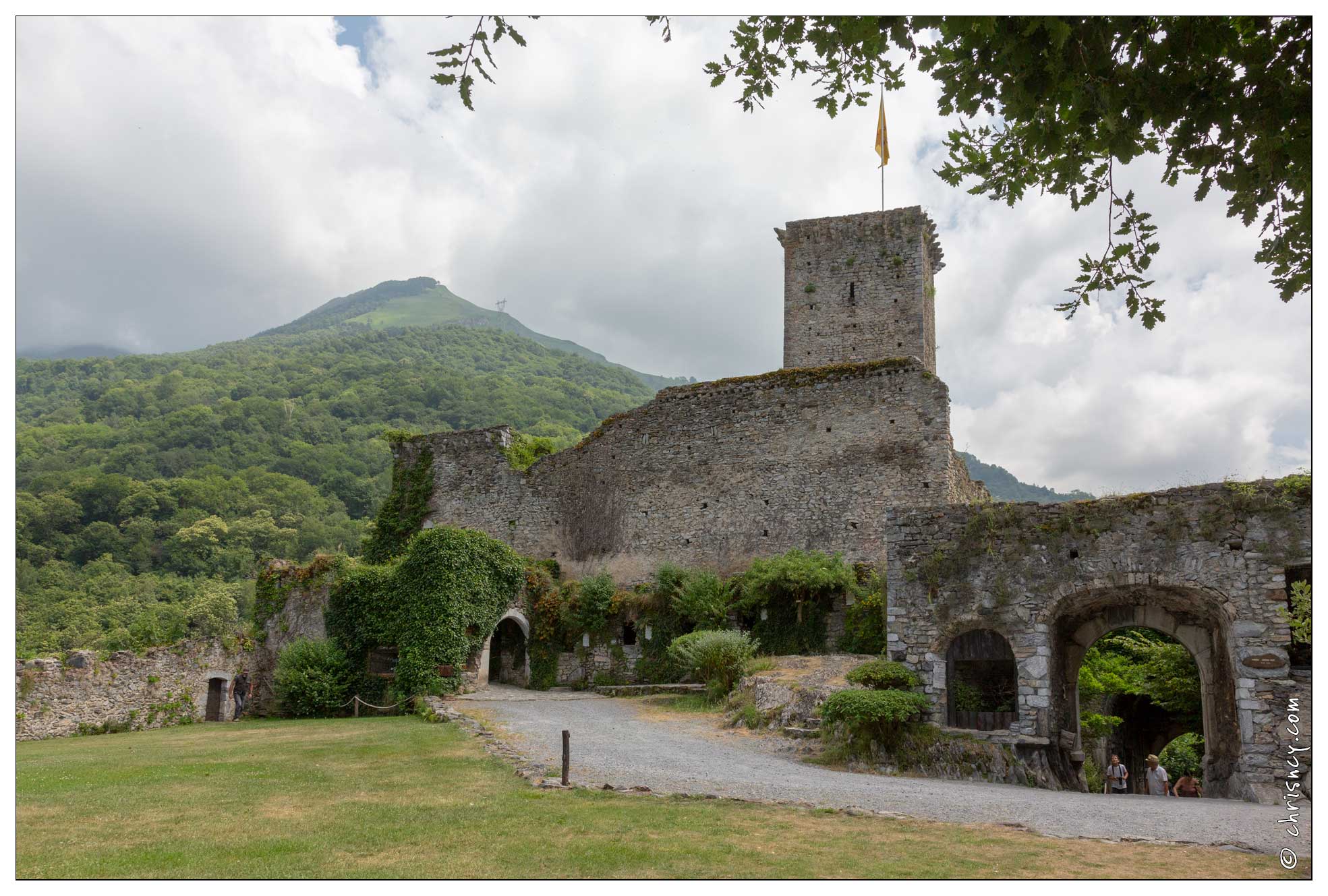 20180629-028_1626-Beaucens_Donjon_des_aigles.jpg