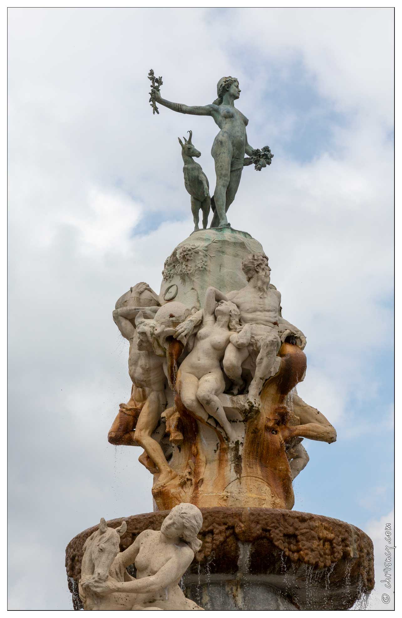 20180703-052_1933-Tarbes_Fontaine_des_4_vallees.jpg