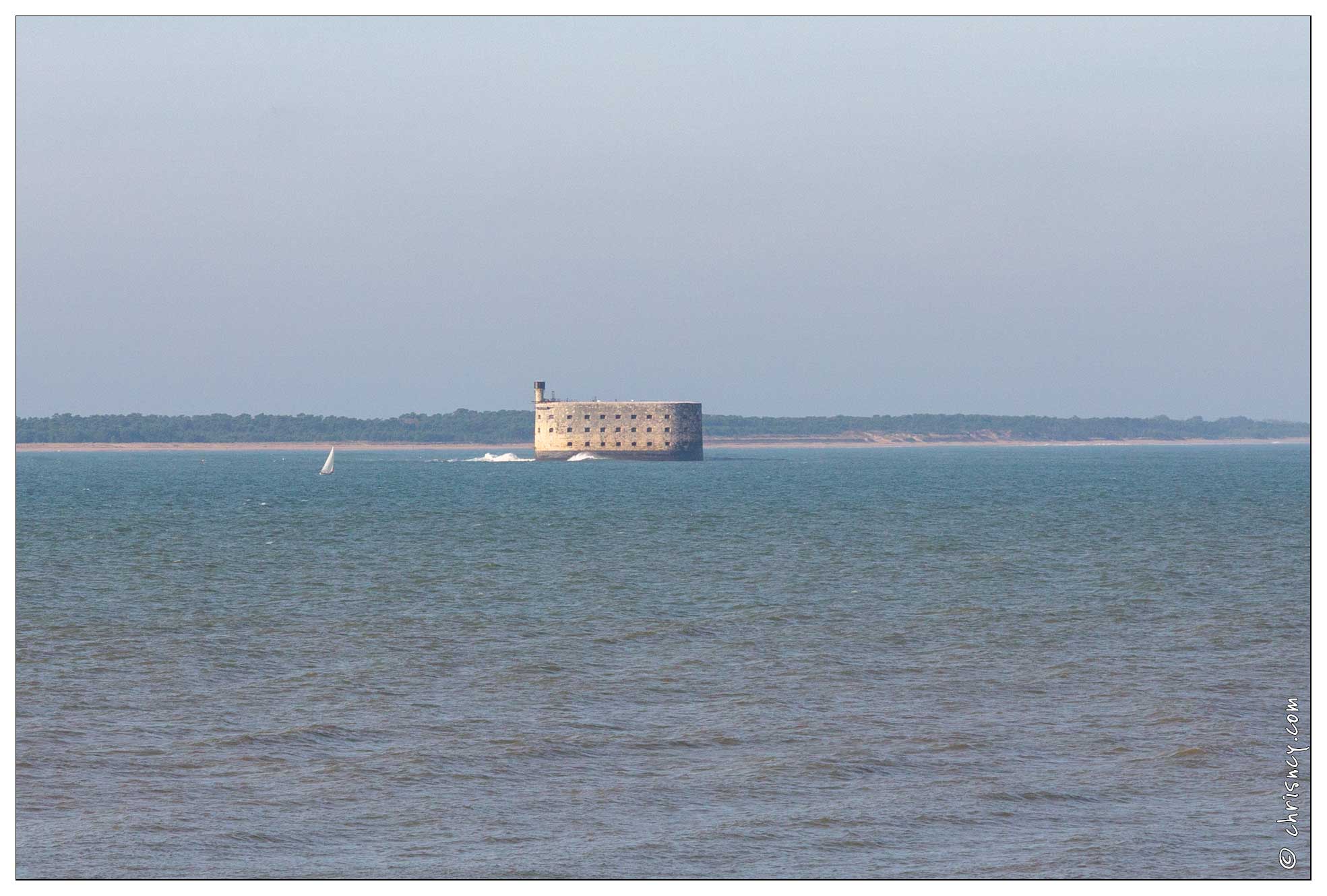 20181013-051 3442-Ile d Aix Vue sur Fort Boyard - 20181013-051_3442-Ile_d_Aix_Vue_sur_Fort_Boyard.jpg 20181013-051_3442-Ile_d_Aix_Vue_sur_Fort_Boyard.jpg