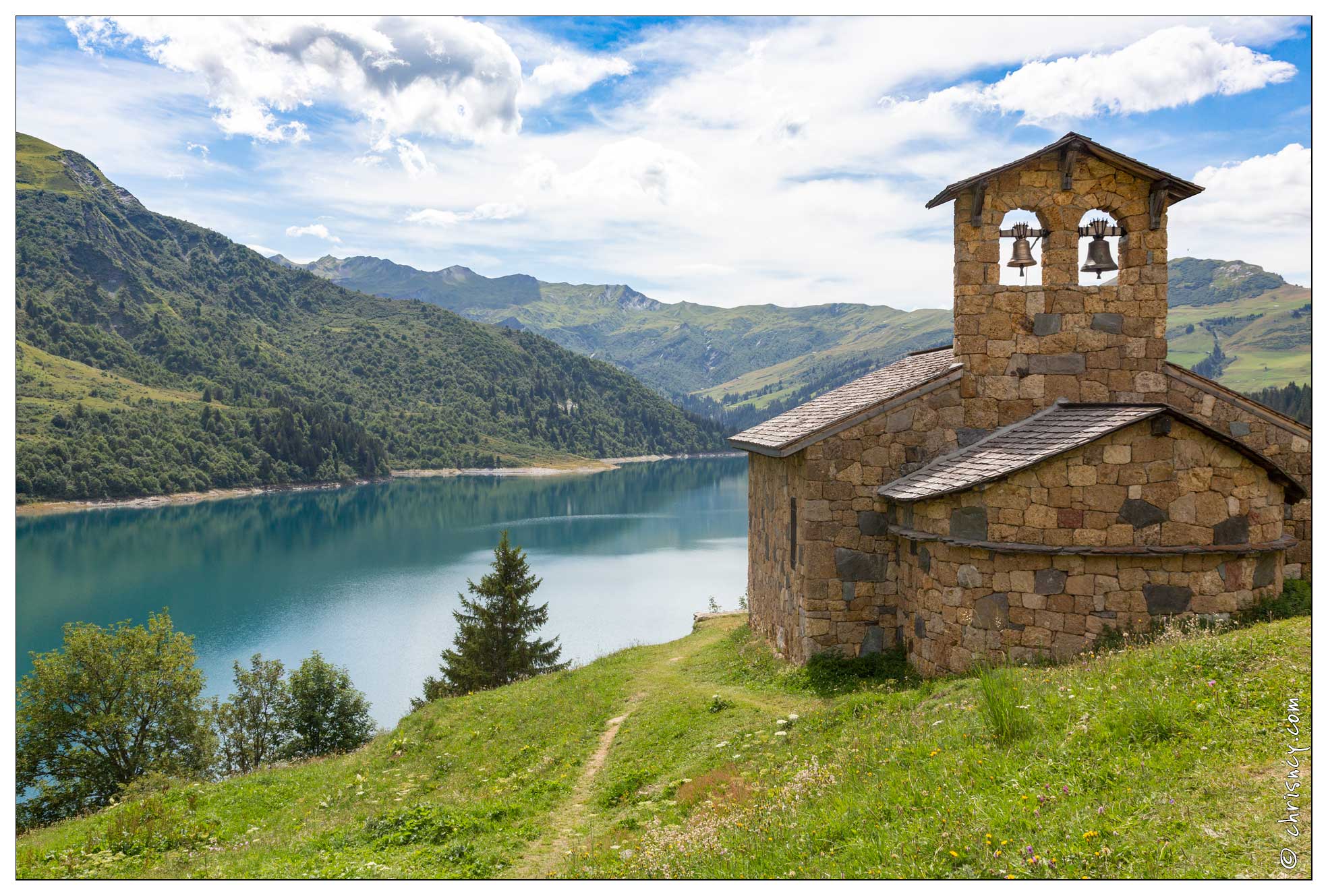 20190817-53_8062-Lac_et_barrage_de_Roselend_Chapelle_de_Roselend.jpg