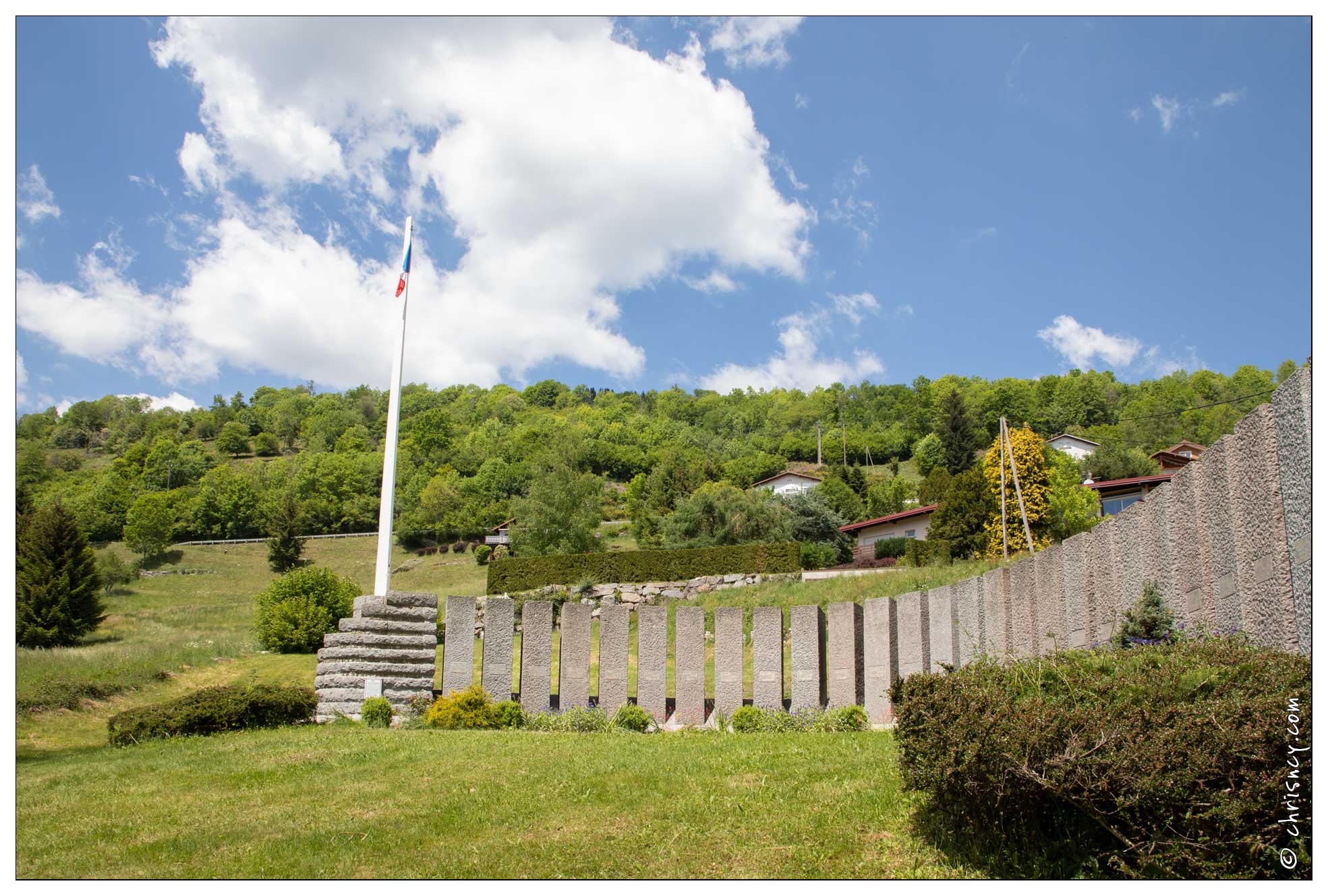 20200521-1502-La_Bresse_Monument_des_Combes.jpg