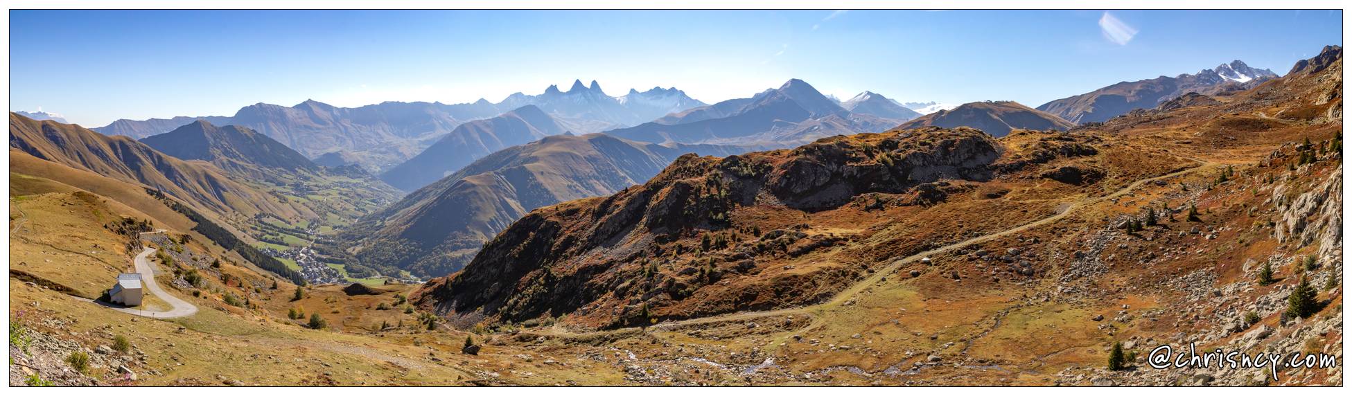 20211001-9440-Col_de_la_Croix_de_Fer_vue_Est_La_vallee_des_Arves_Pano.jpg