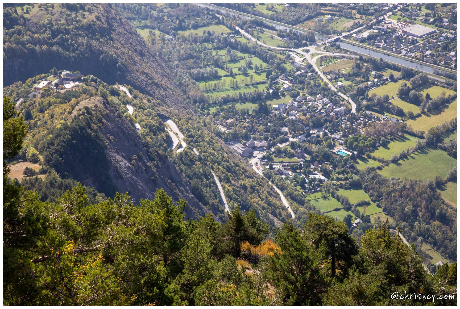 20211002-9580-Pas_de_la_compassion_vue_sur_les_virages_de_l_Alpe_d_Huez.jpg