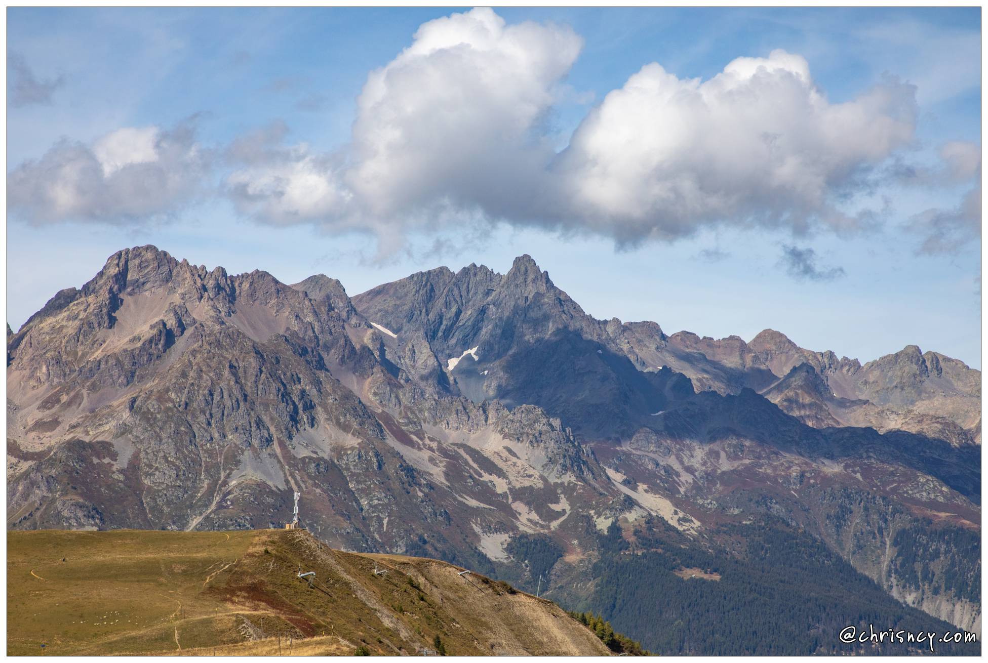 20211002-9588-L_Alpe_d_Huez_vue_vers_Grd_Pic_de_Belledonne.jpg