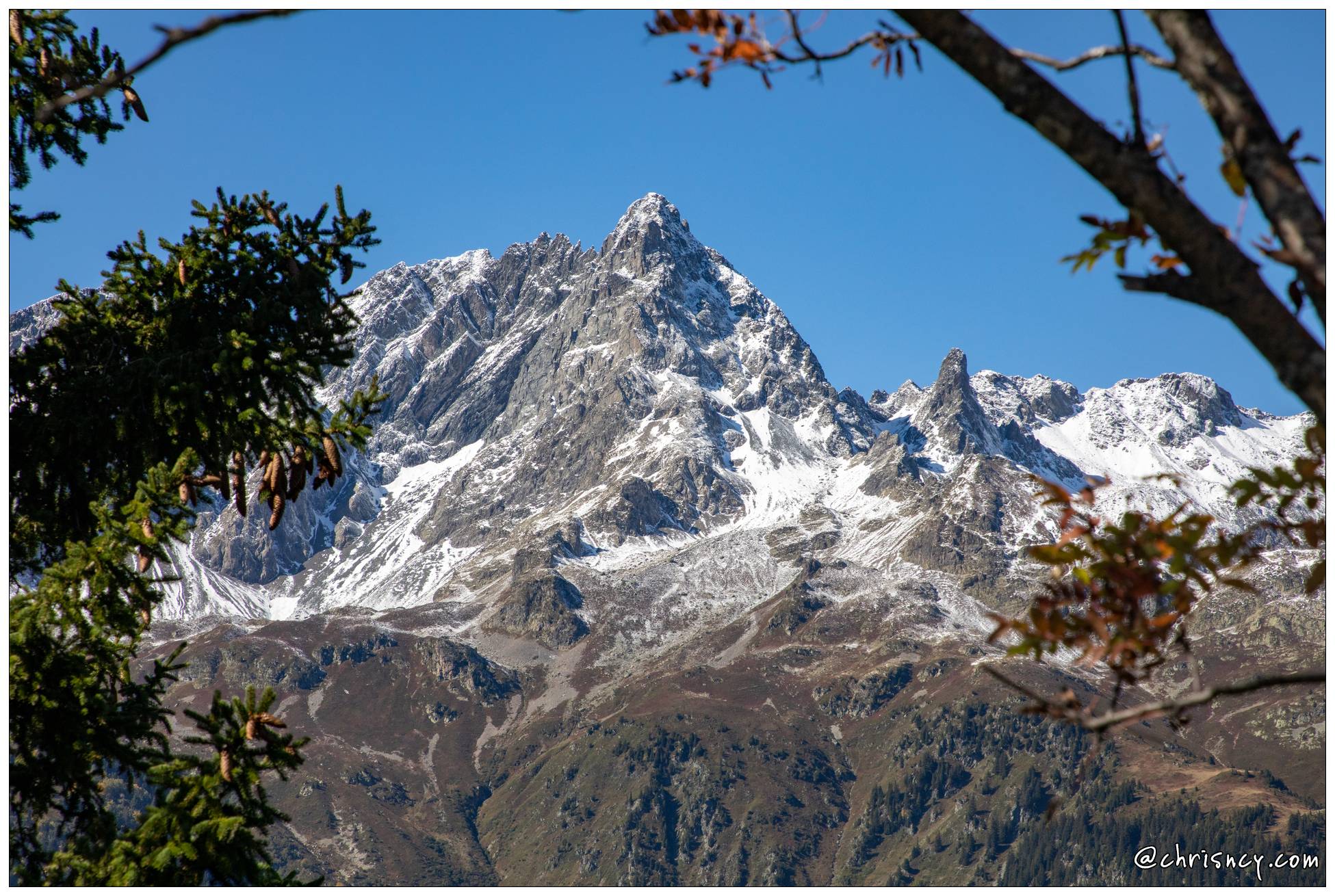 20211007-9900-Vaujany_Vue_Grand_Pic_de_Belledonne.jpg