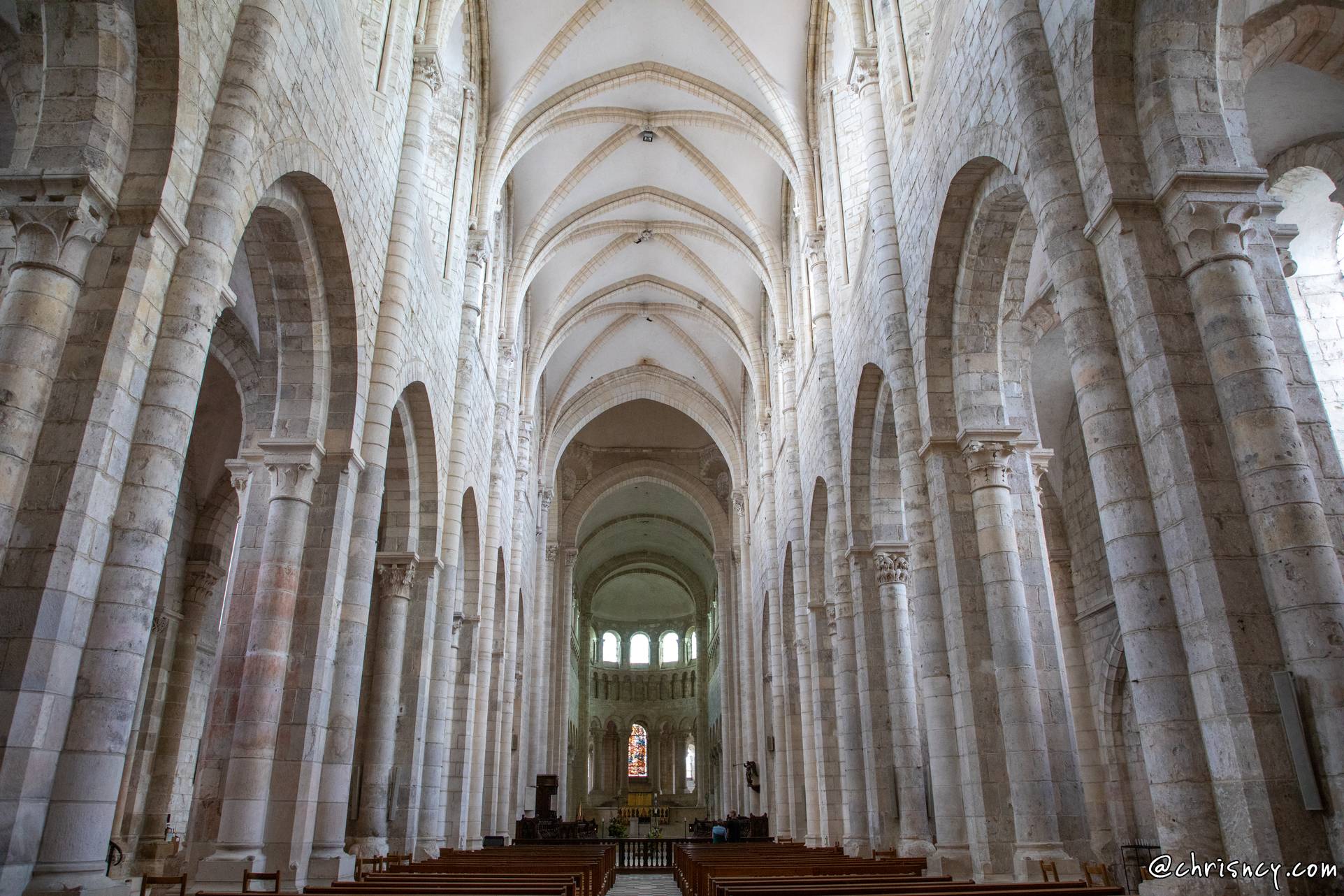 20220525-41_2386-Saint_Benoit_sur_Loire_Abbaye_de_Fleury.jpg