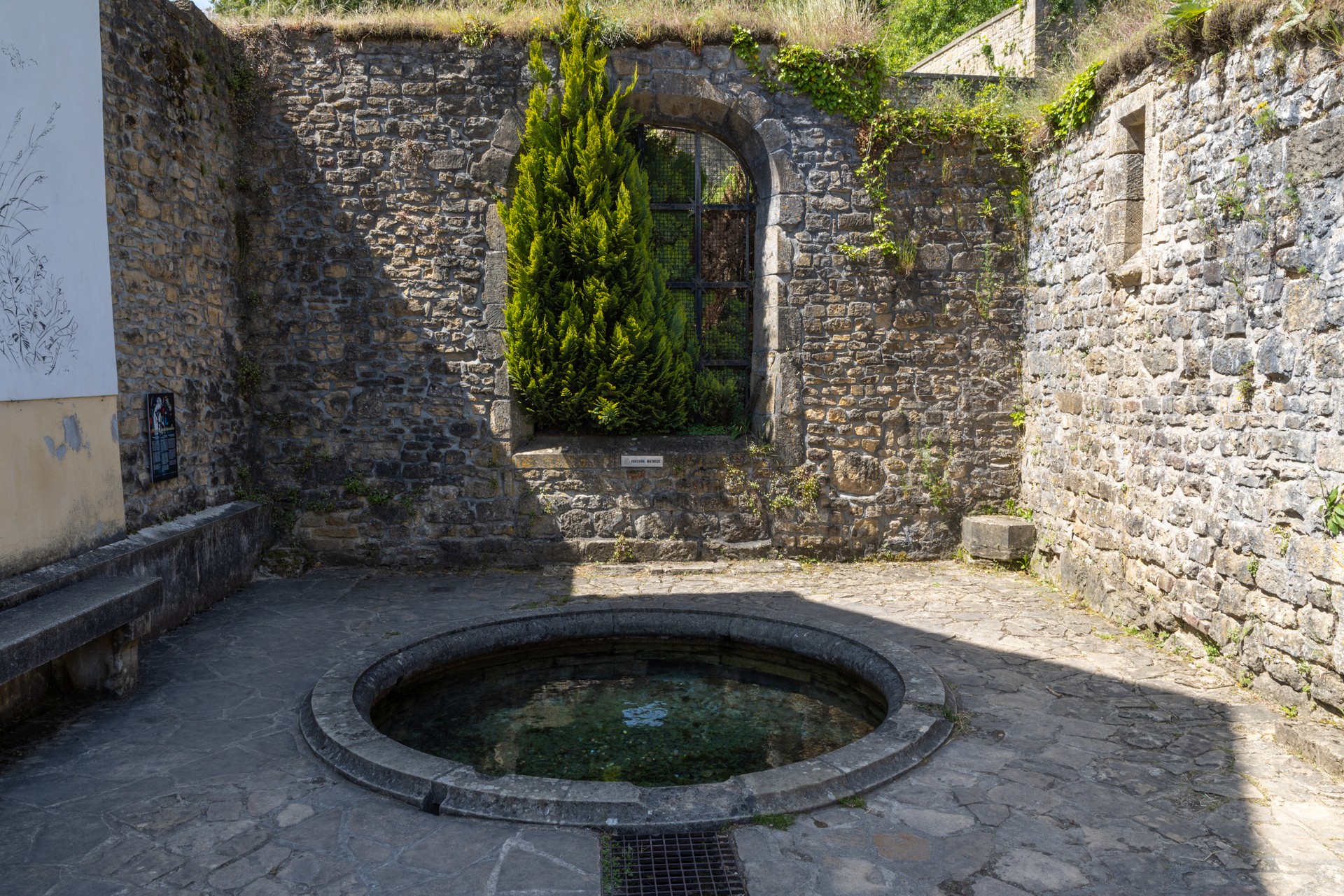 20230529-30_6402-Abbaye_Orval.jpg