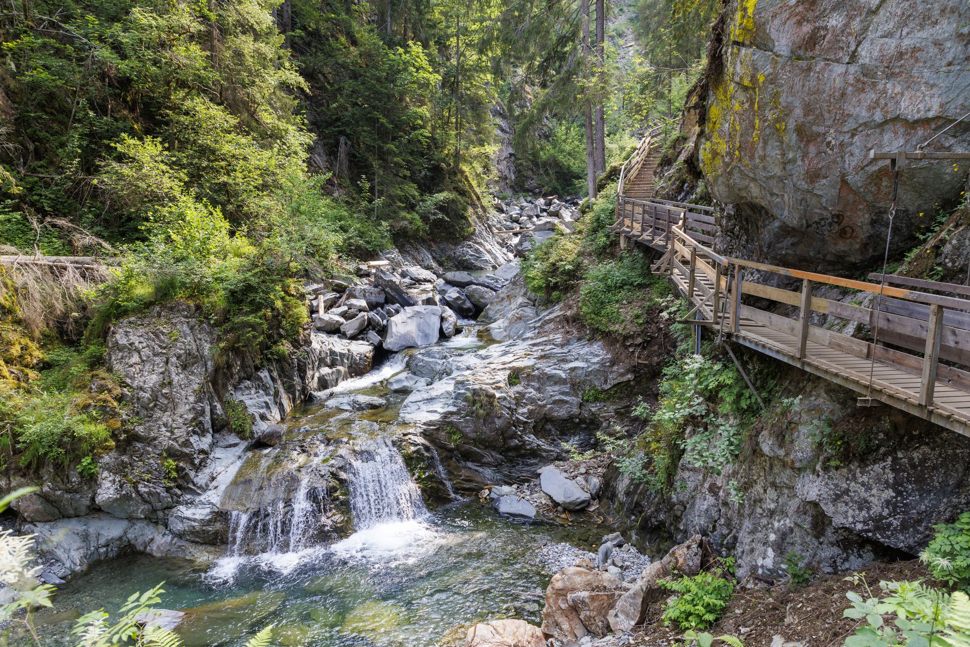 20230627-7574-Gorges_de_la_Dioraz_Servoz_Cascade_de_Pierre_rousse.jpg